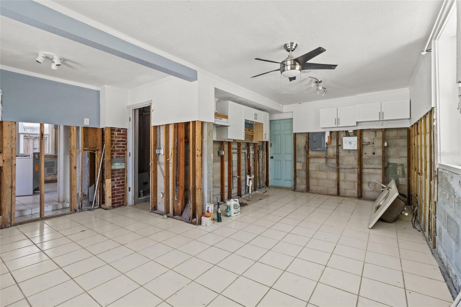 Image 33 of 52 For 205 Bay Plaza