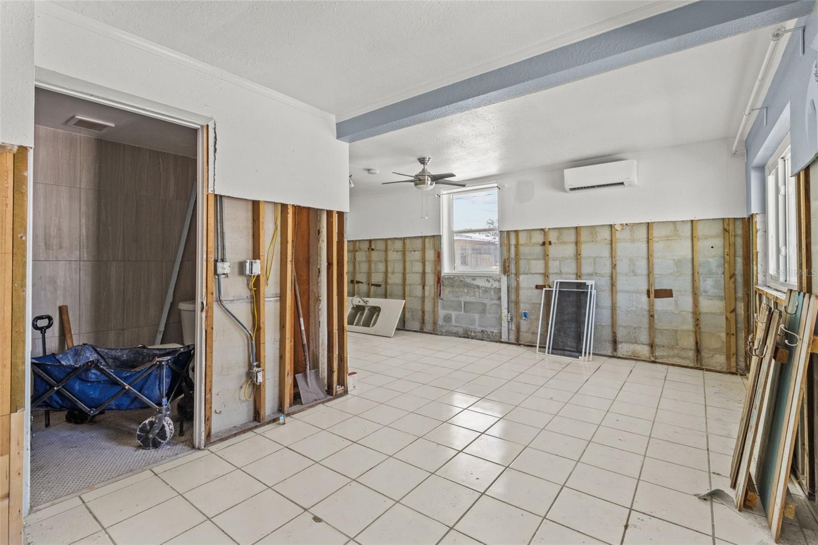 Image 37 of 52 For 205 Bay Plaza