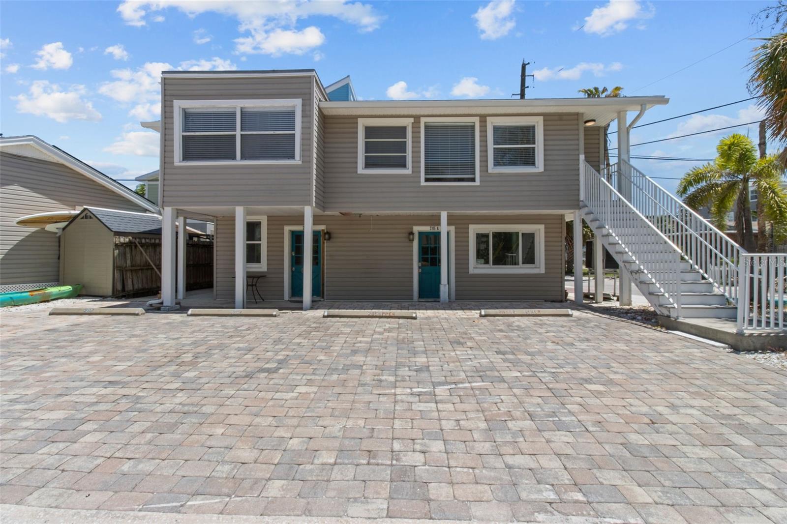 Image 41 of 52 For 205 Bay Plaza