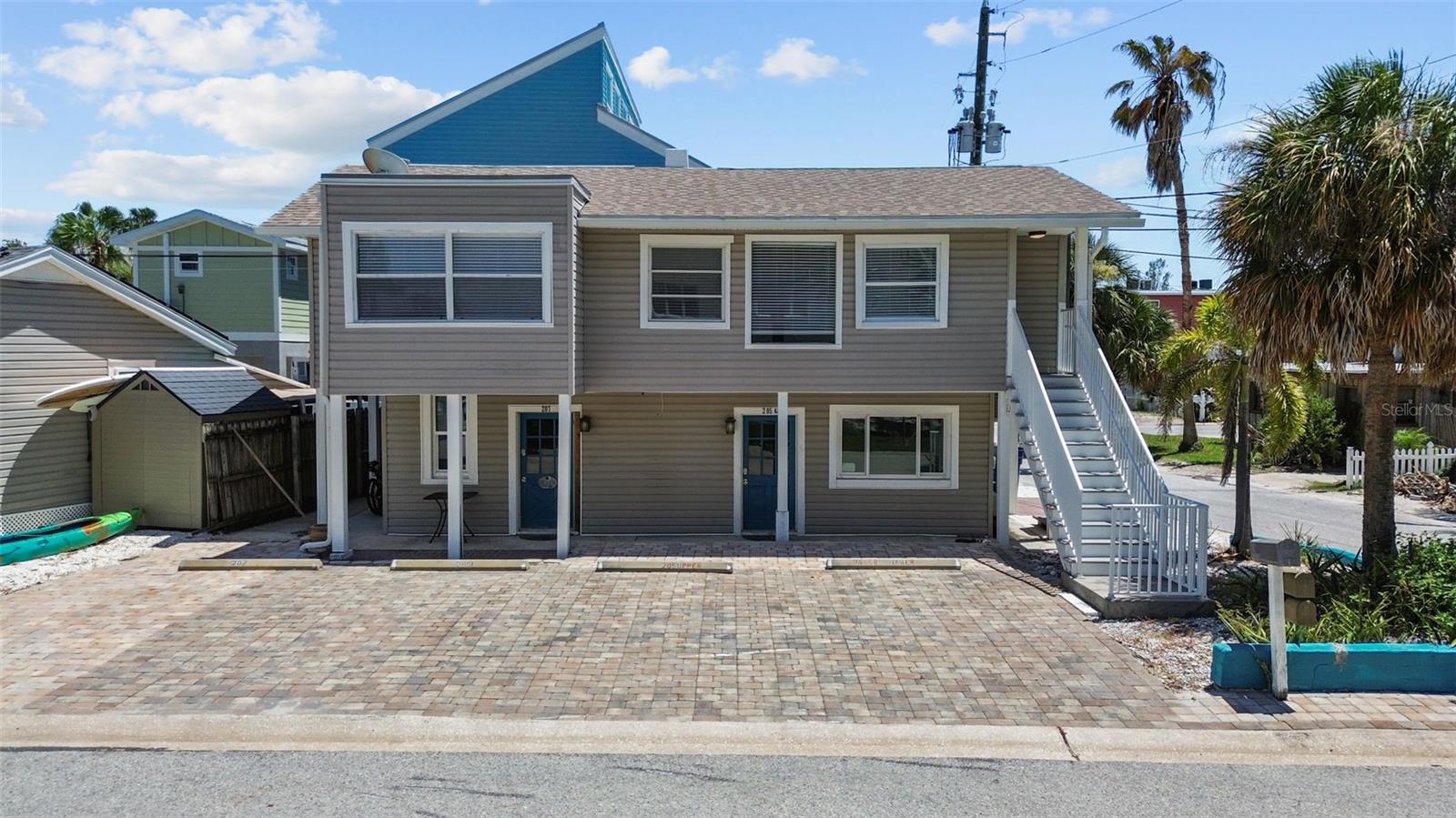 Image 50 of 52 For 205 Bay Plaza