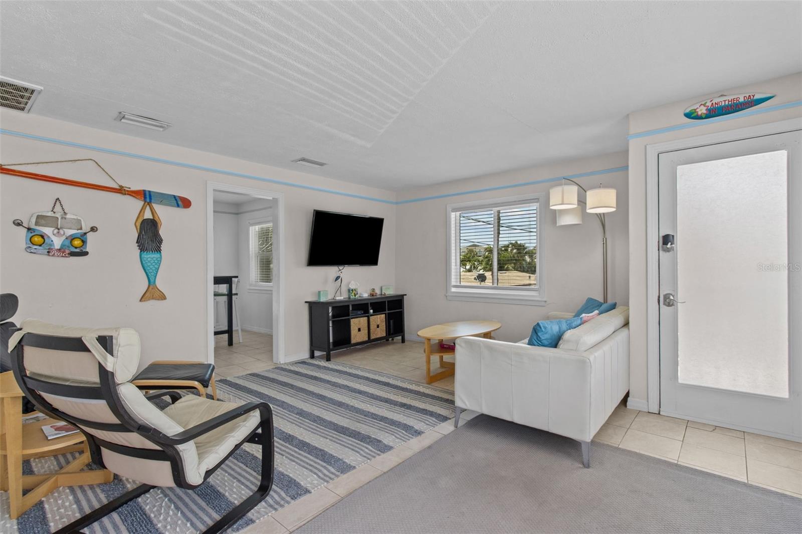 Image 8 of 52 For 205 Bay Plaza