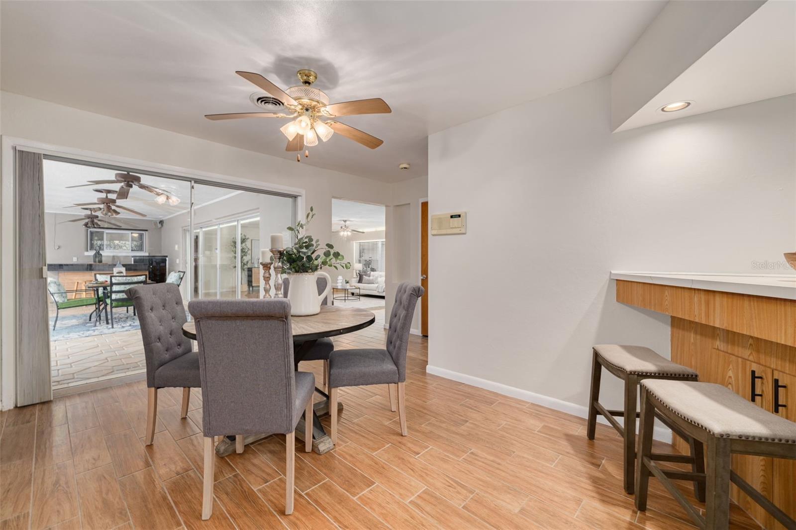 Image 10 of 41 For 3240 San Mateo Street