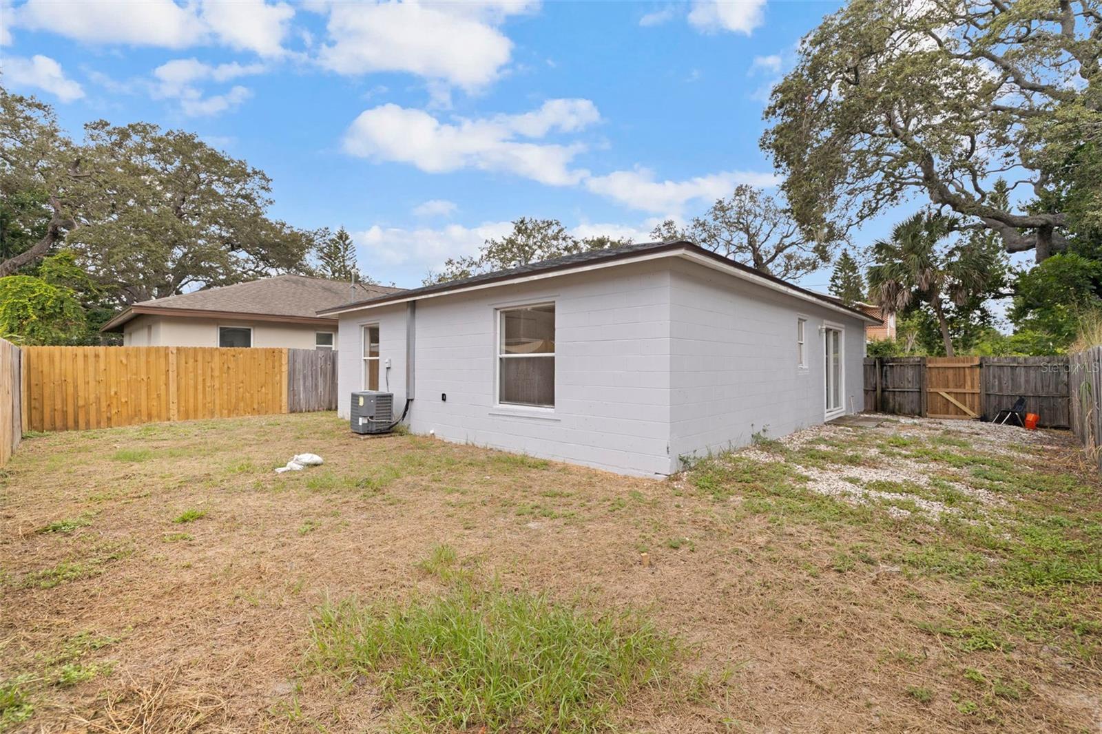 Image 27 of 30 For 3730 18th Terrace S