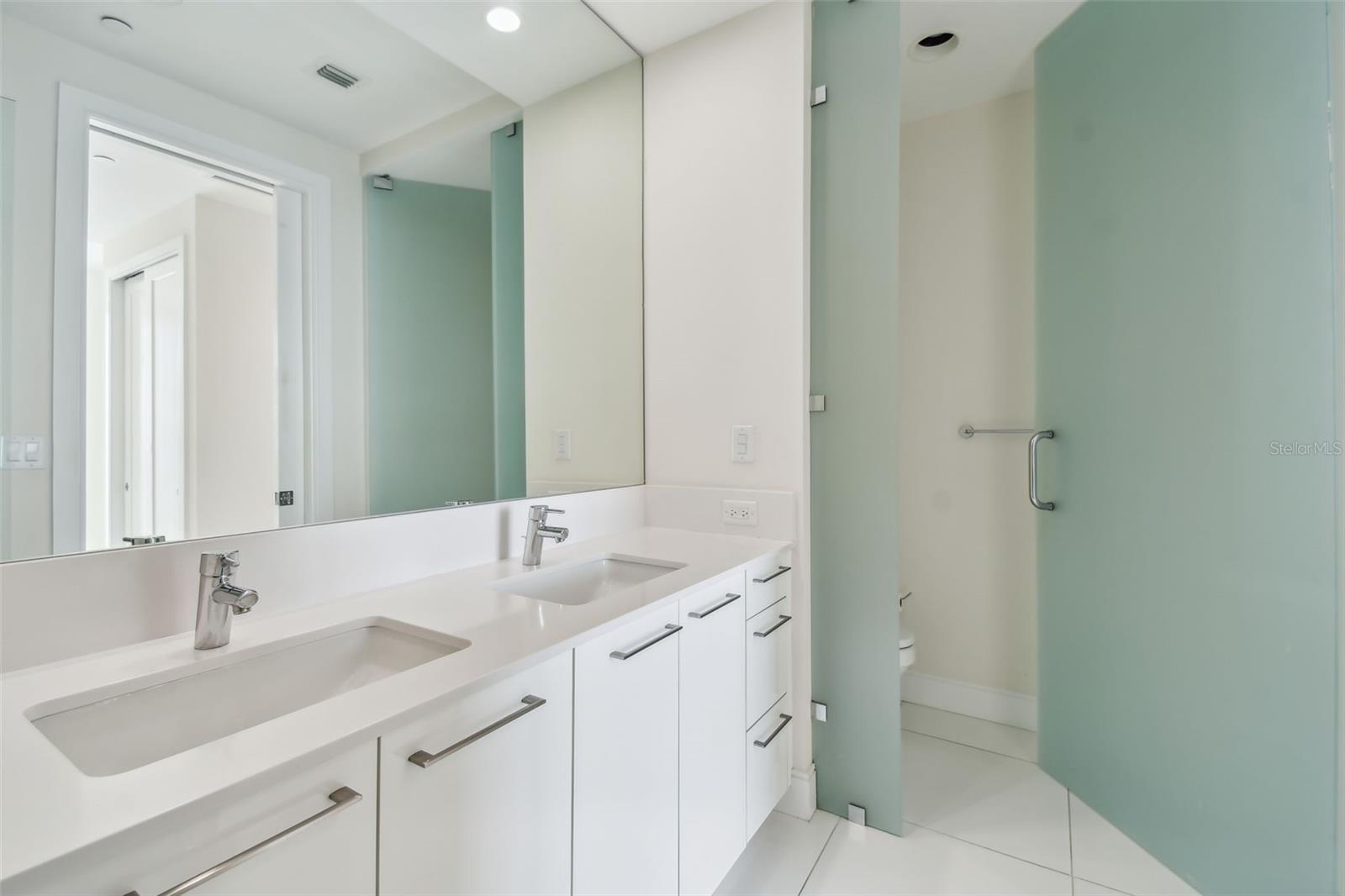 Image 15 of 50 For 100 1st Avenue N 2304a