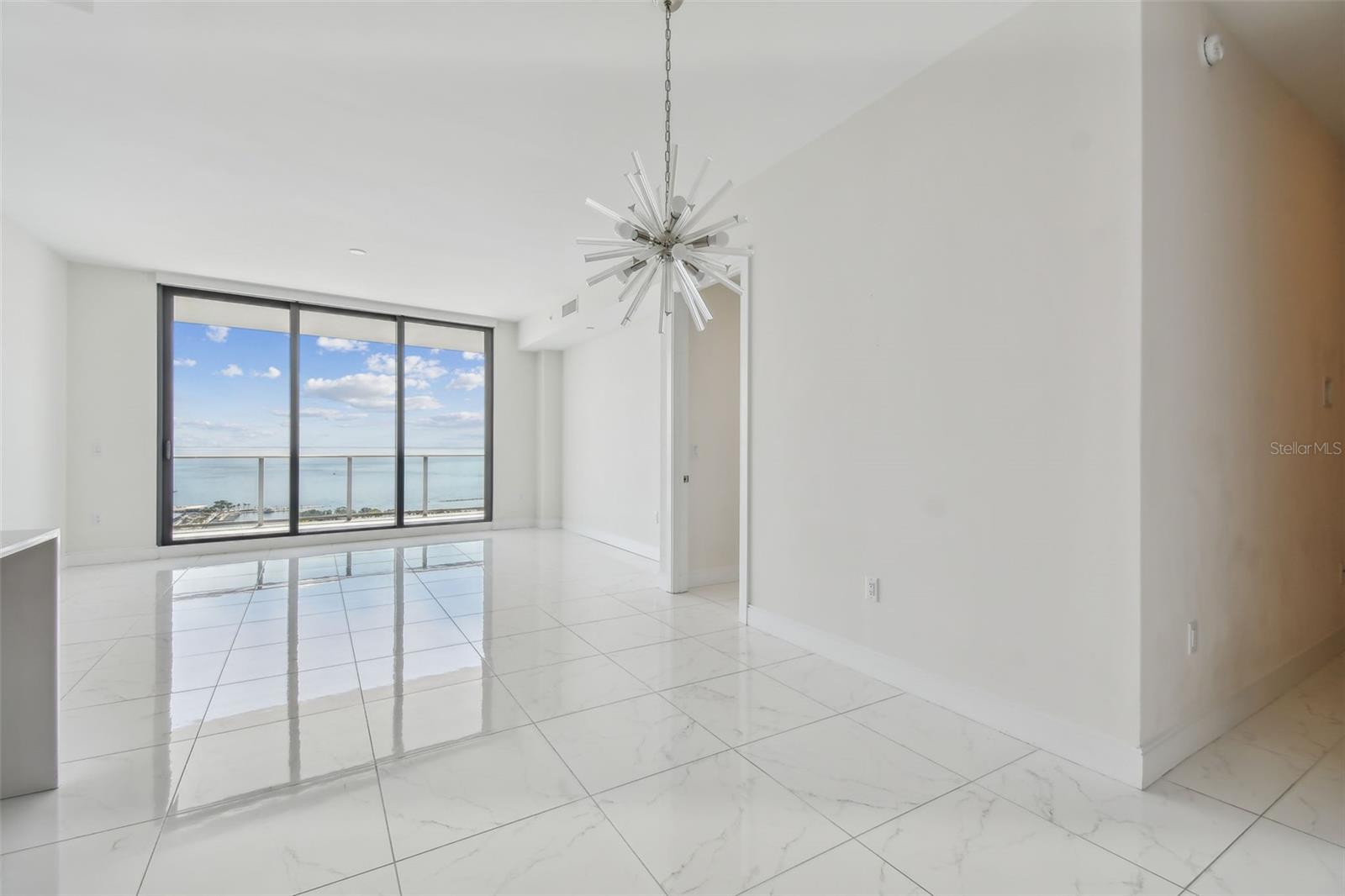 Image 3 of 50 For 100 1st Avenue N 2304a