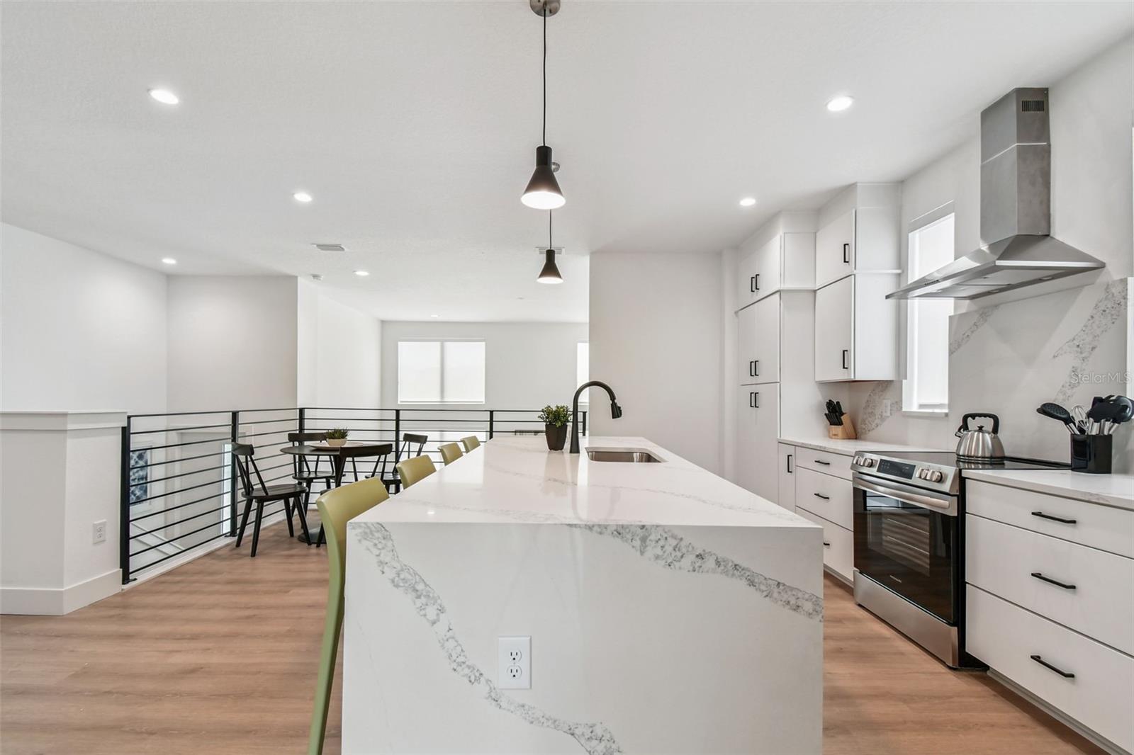 Image 33 of 85 For 3840 Pompano Drive Se