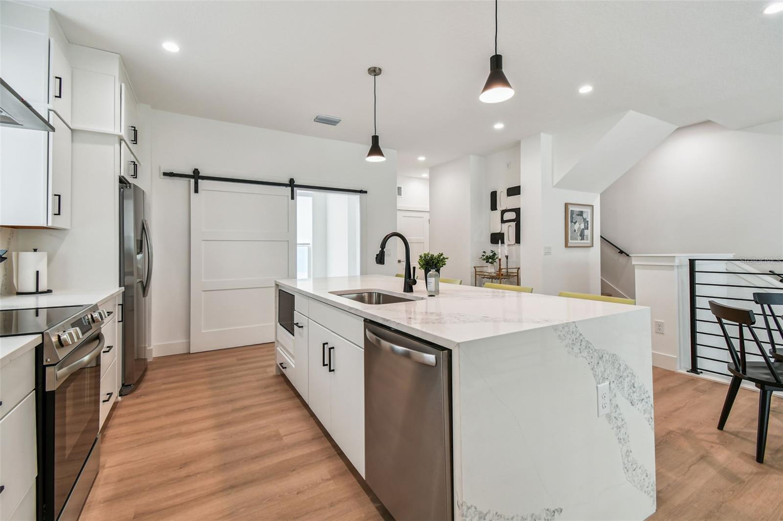 Image 35 of 85 For 3840 Pompano Drive Se