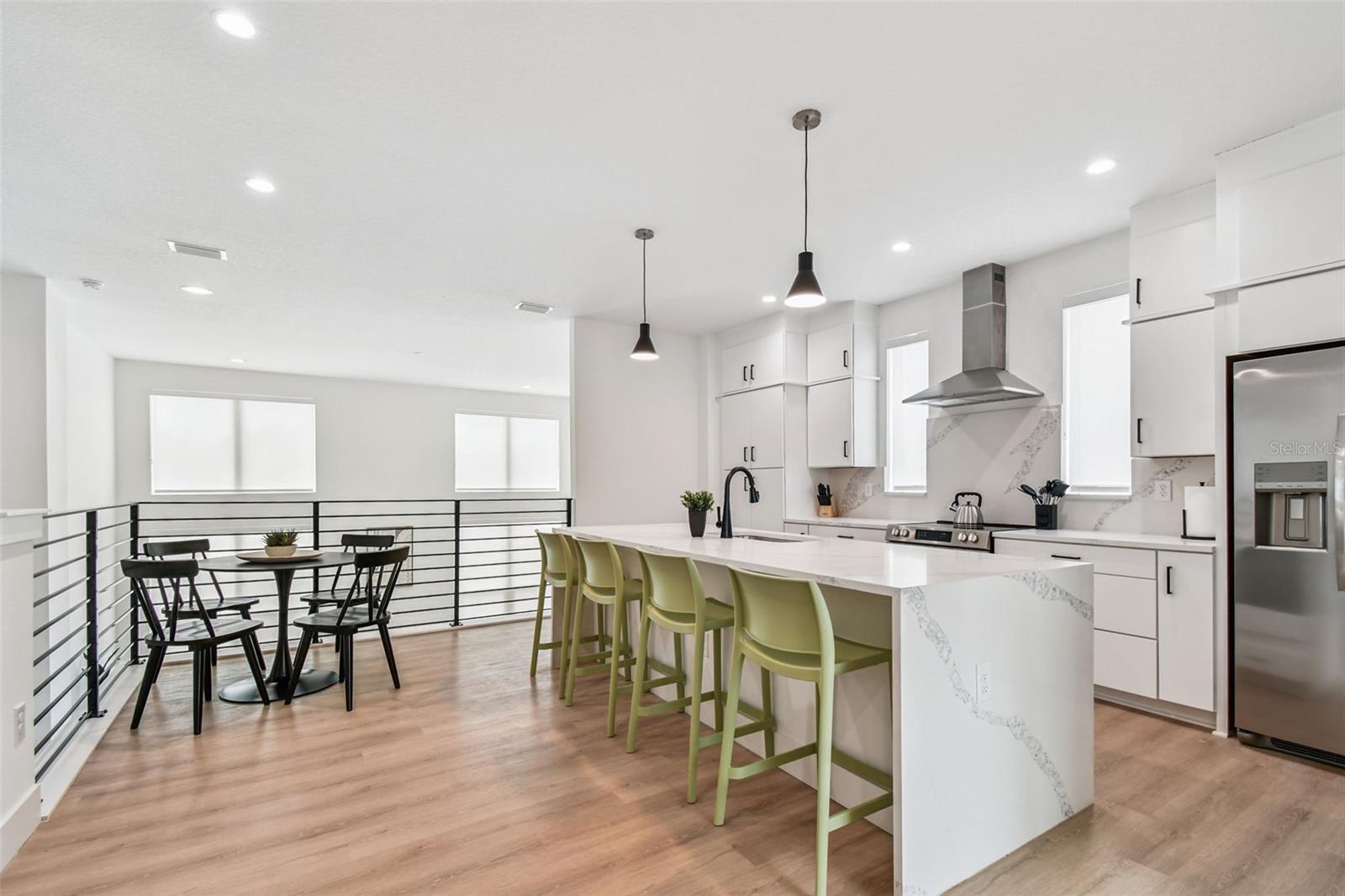 Image 4 of 85 For 3840 Pompano Drive Se