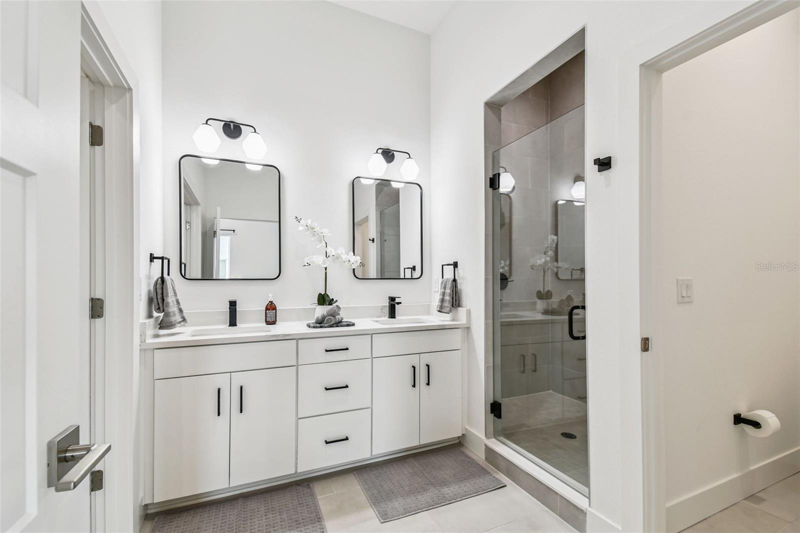 Image 8 of 85 For 3840 Pompano Drive Se