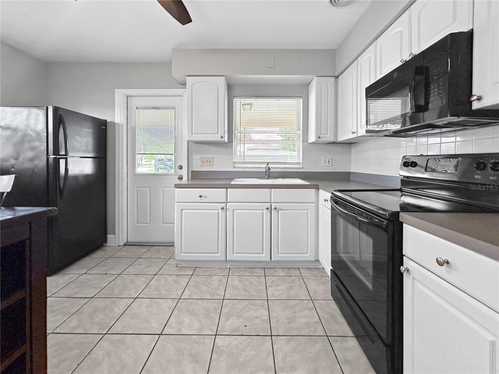 Image 13 of 15 For 3923 Cass Street
