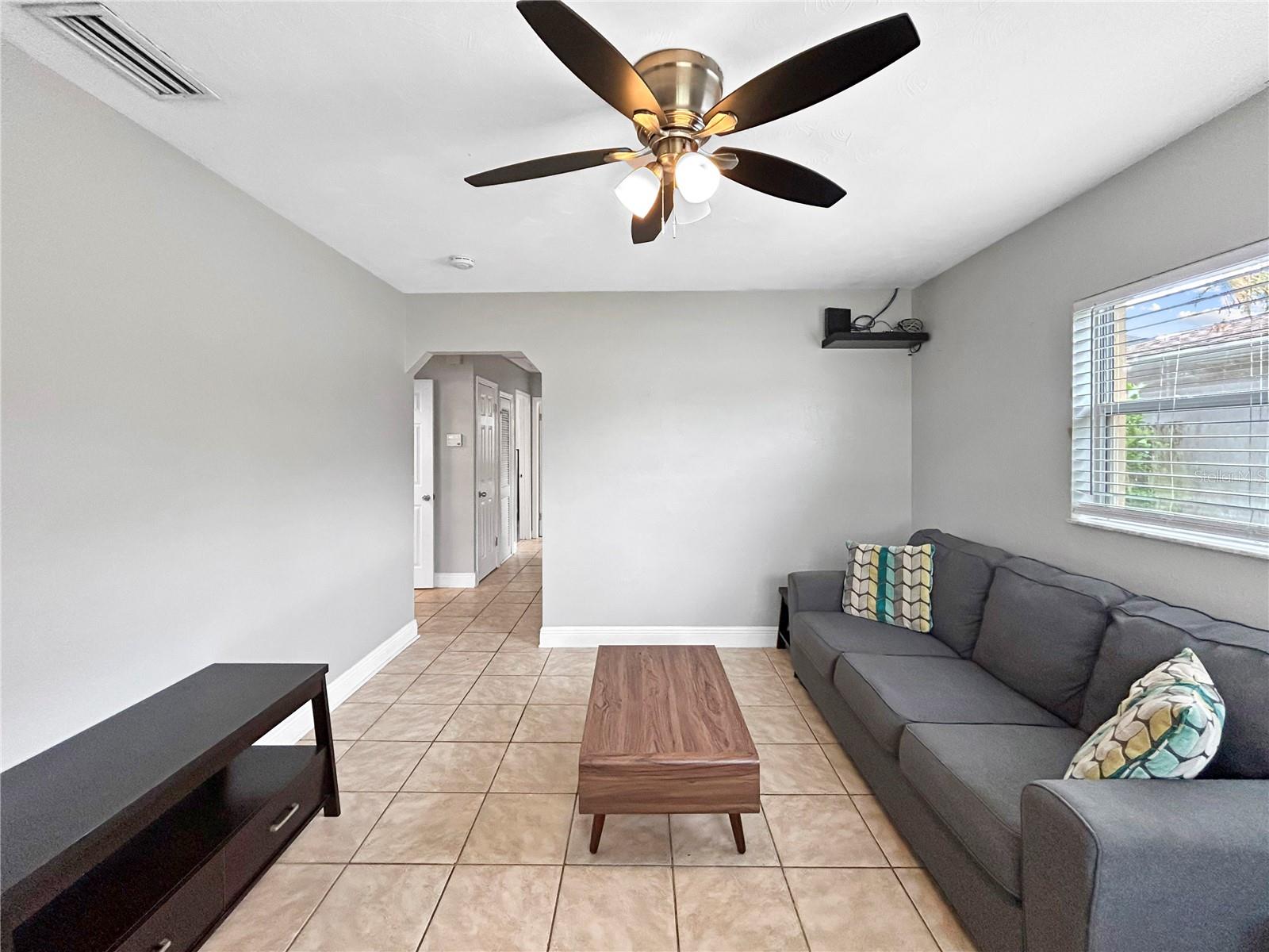 Image 3 of 15 For 3923 Cass Street