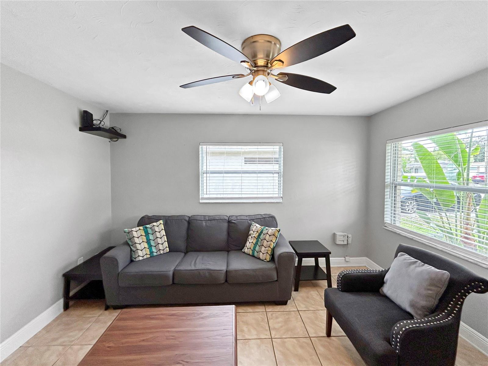 Image 4 of 15 For 3923 Cass Street