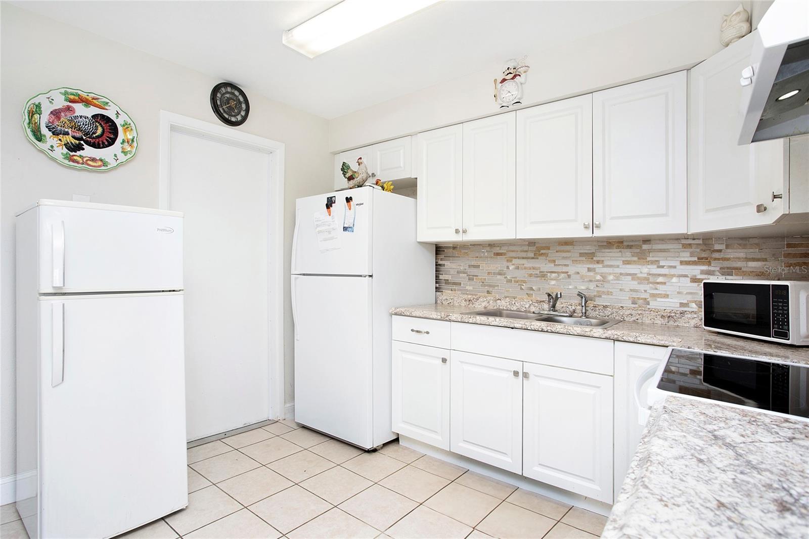 Image 16 of 23 For 515 York Road