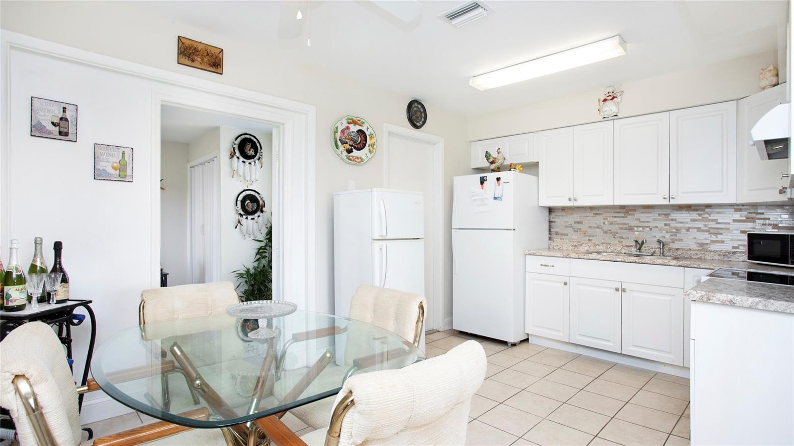 Image 17 of 23 For 515 York Road