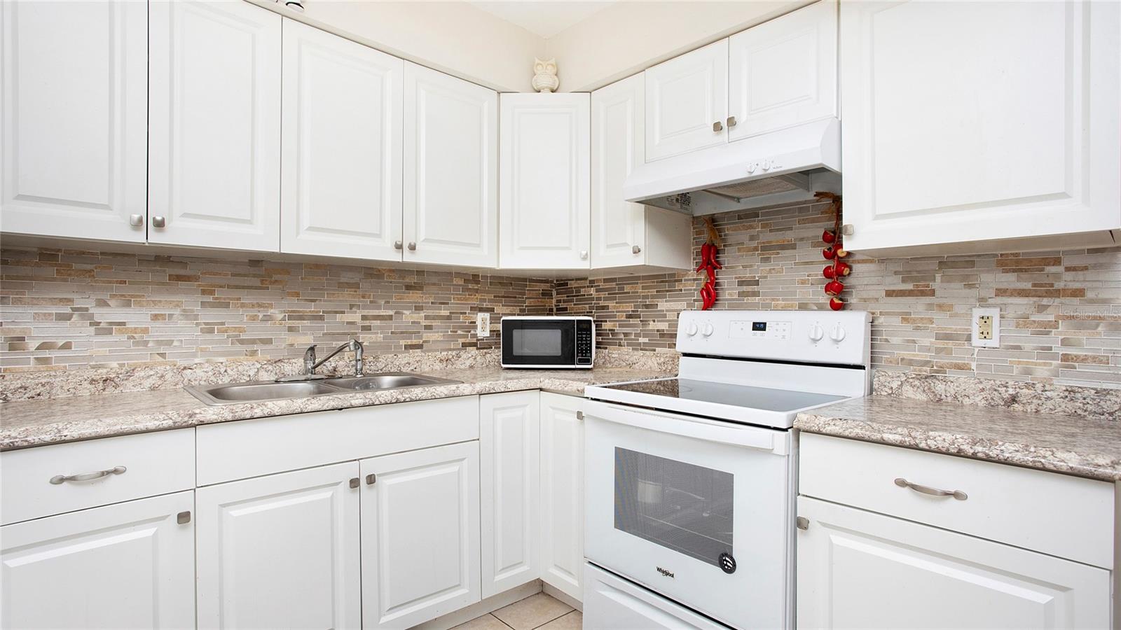 Image 19 of 23 For 515 York Road