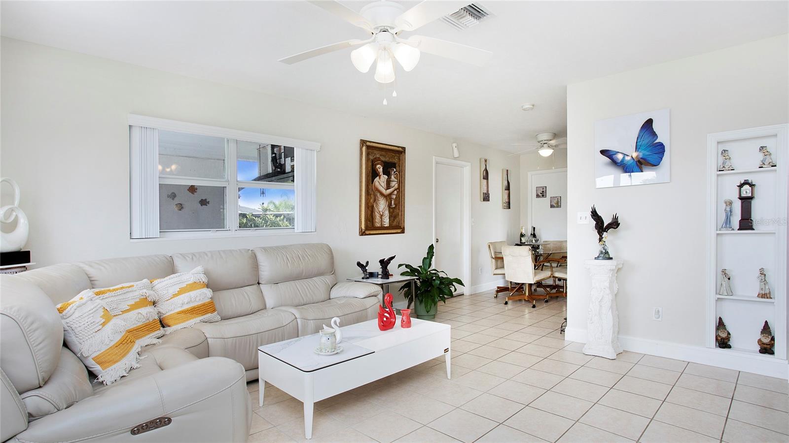 Image 2 of 23 For 515 York Road