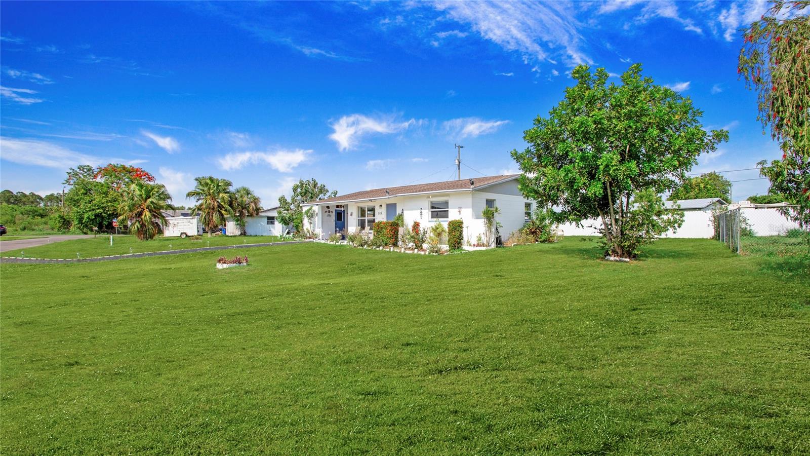 Image 8 of 23 For 515 York Road