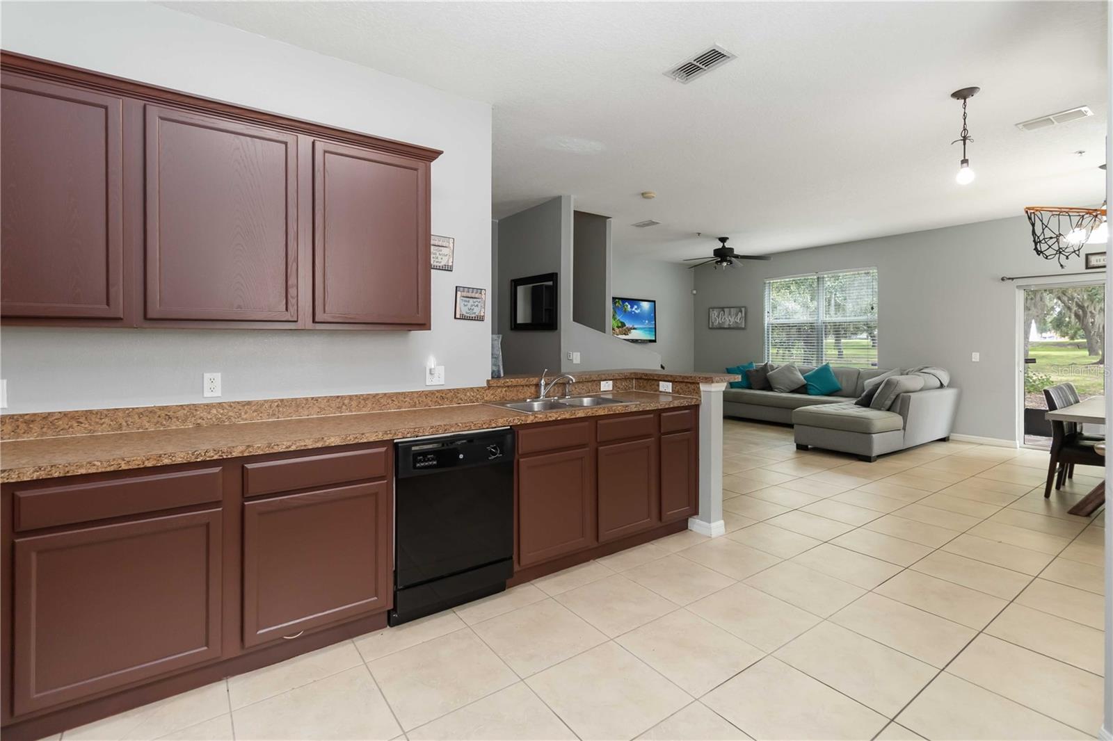 Image 14 of 33 For 2281 Betsy Ross Lane 1