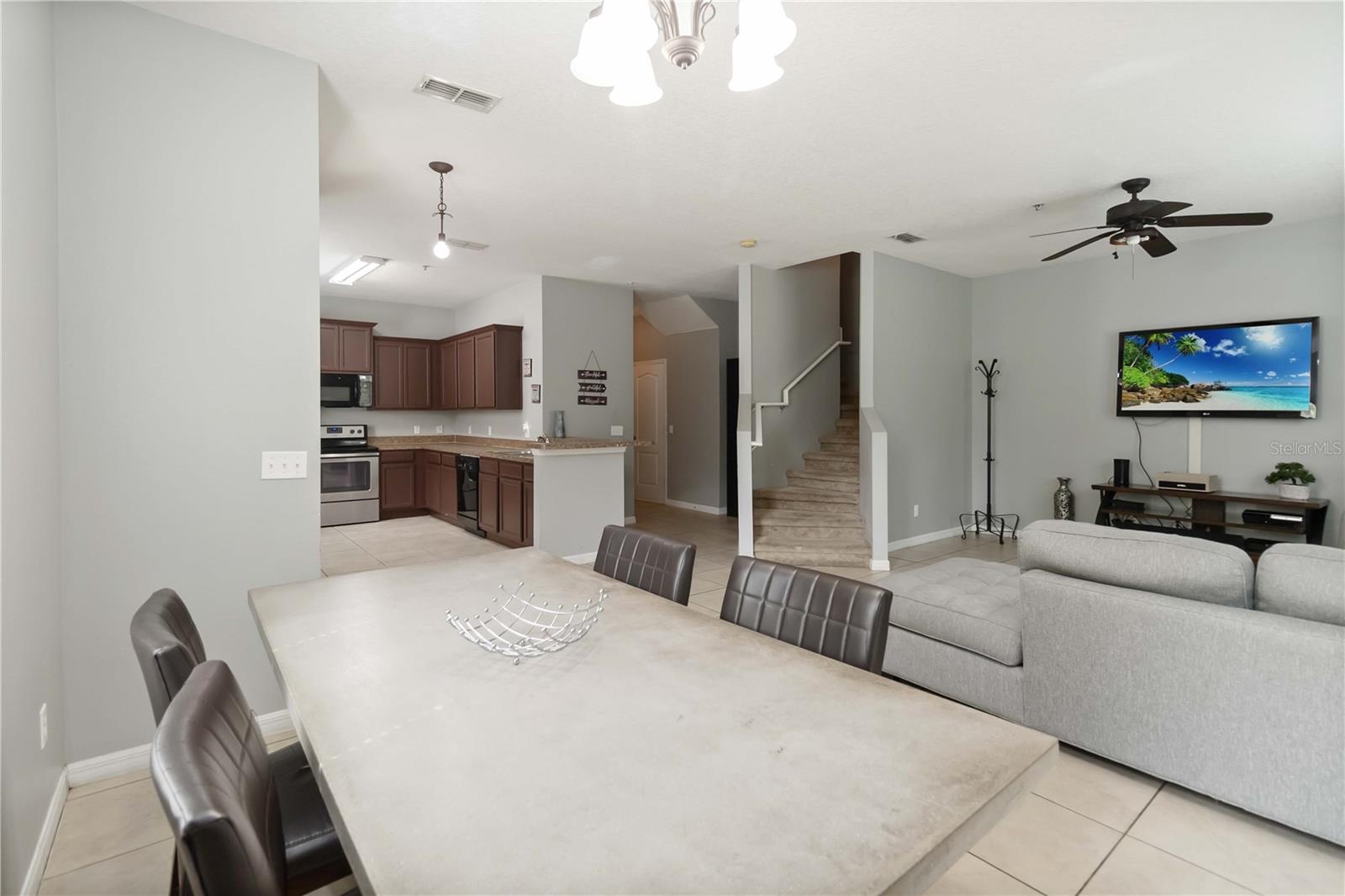 Image 15 of 33 For 2281 Betsy Ross Lane 1