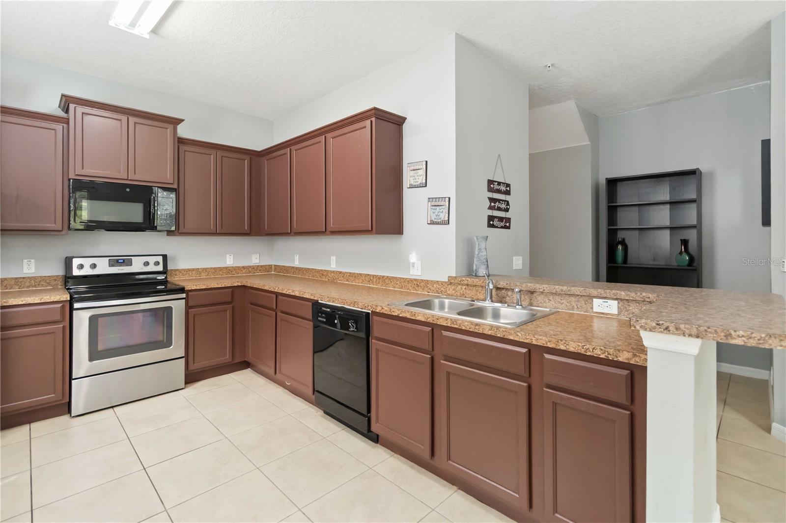 Image 4 of 33 For 2281 Betsy Ross Lane 1