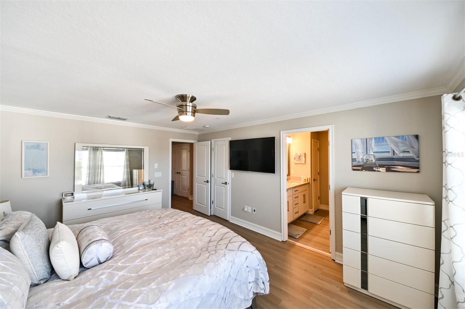 Image 23 of 60 For 4941 Price Avenue 6