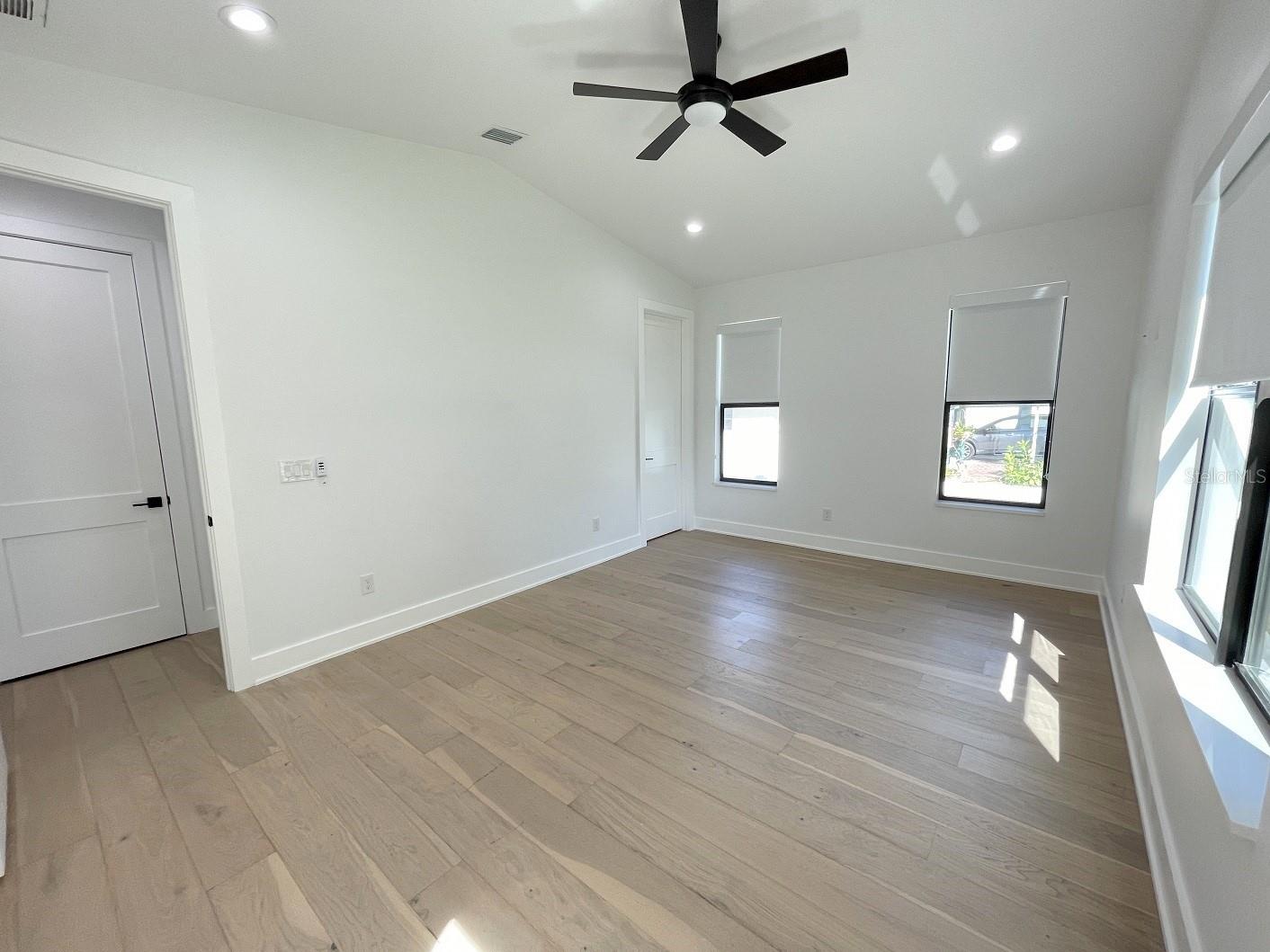 Image 11 of 24 For 4309 Grady Avenue