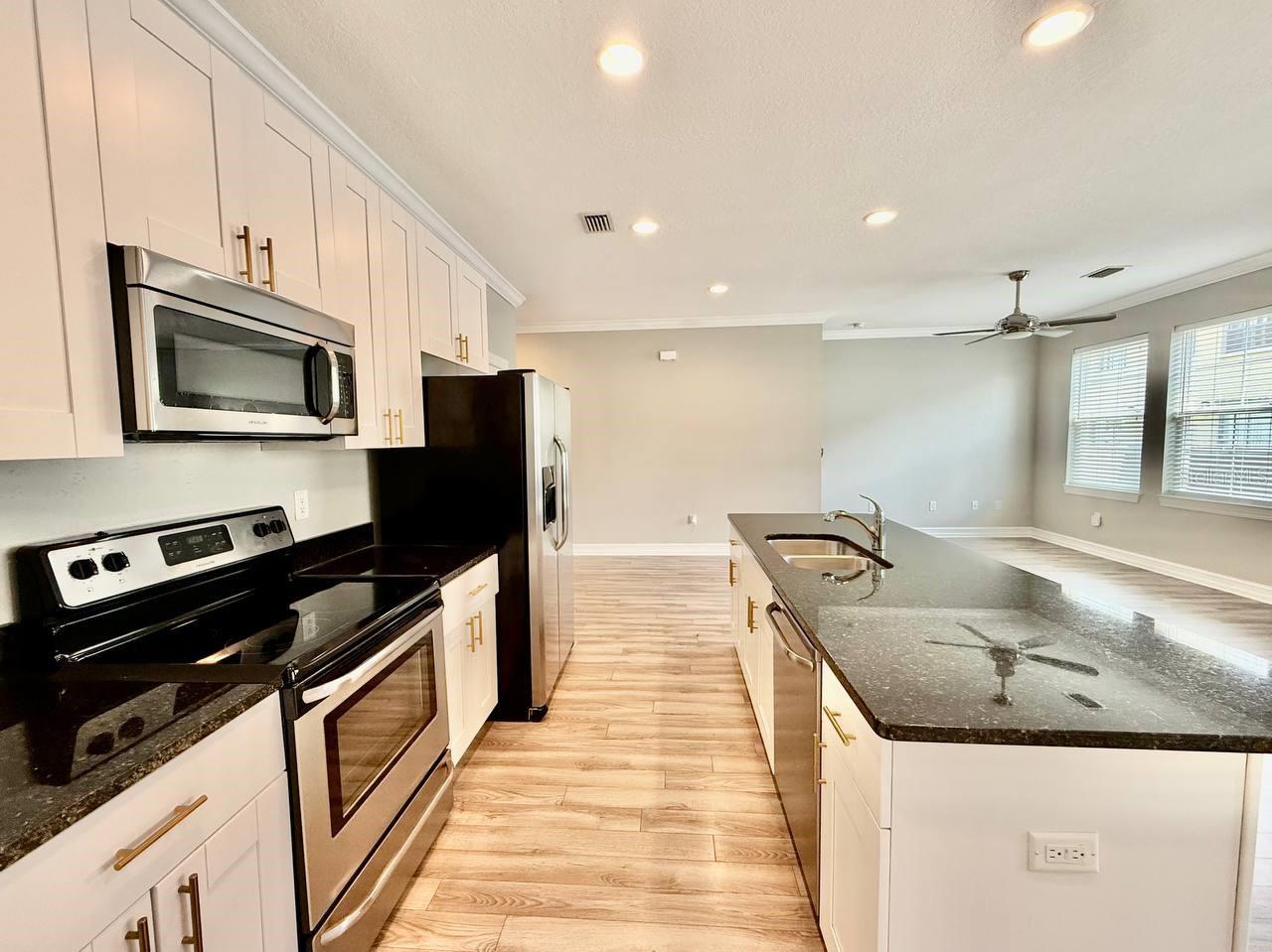 Image 10 of 29 For 6921 Interbay Boulevard 3