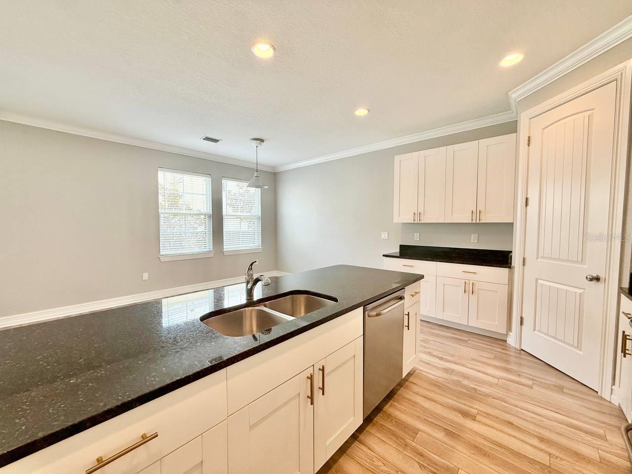 Image 8 of 29 For 6921 Interbay Boulevard 3