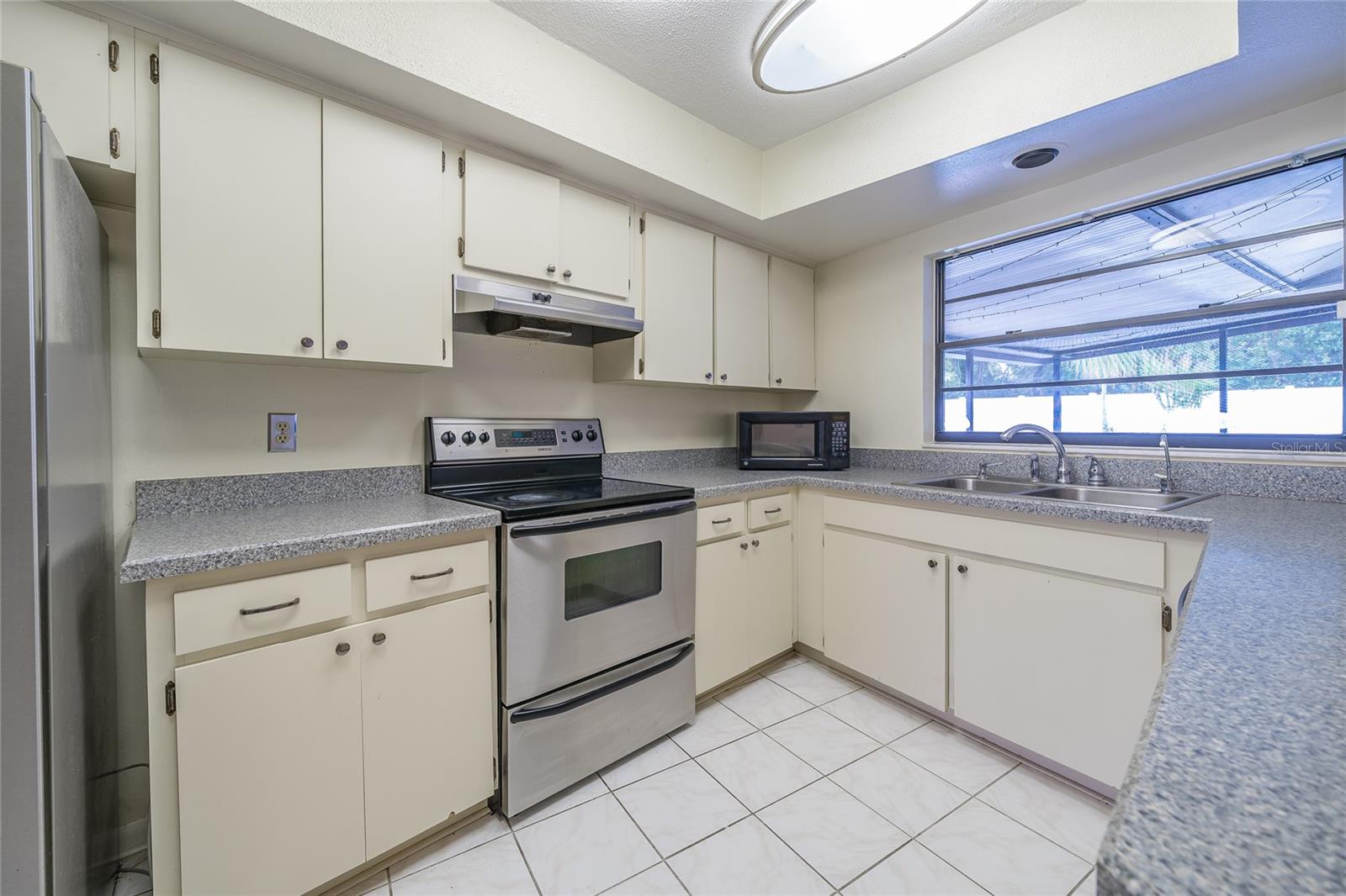 Image 14 of 28 For 9709 Woodland Ridge Drive