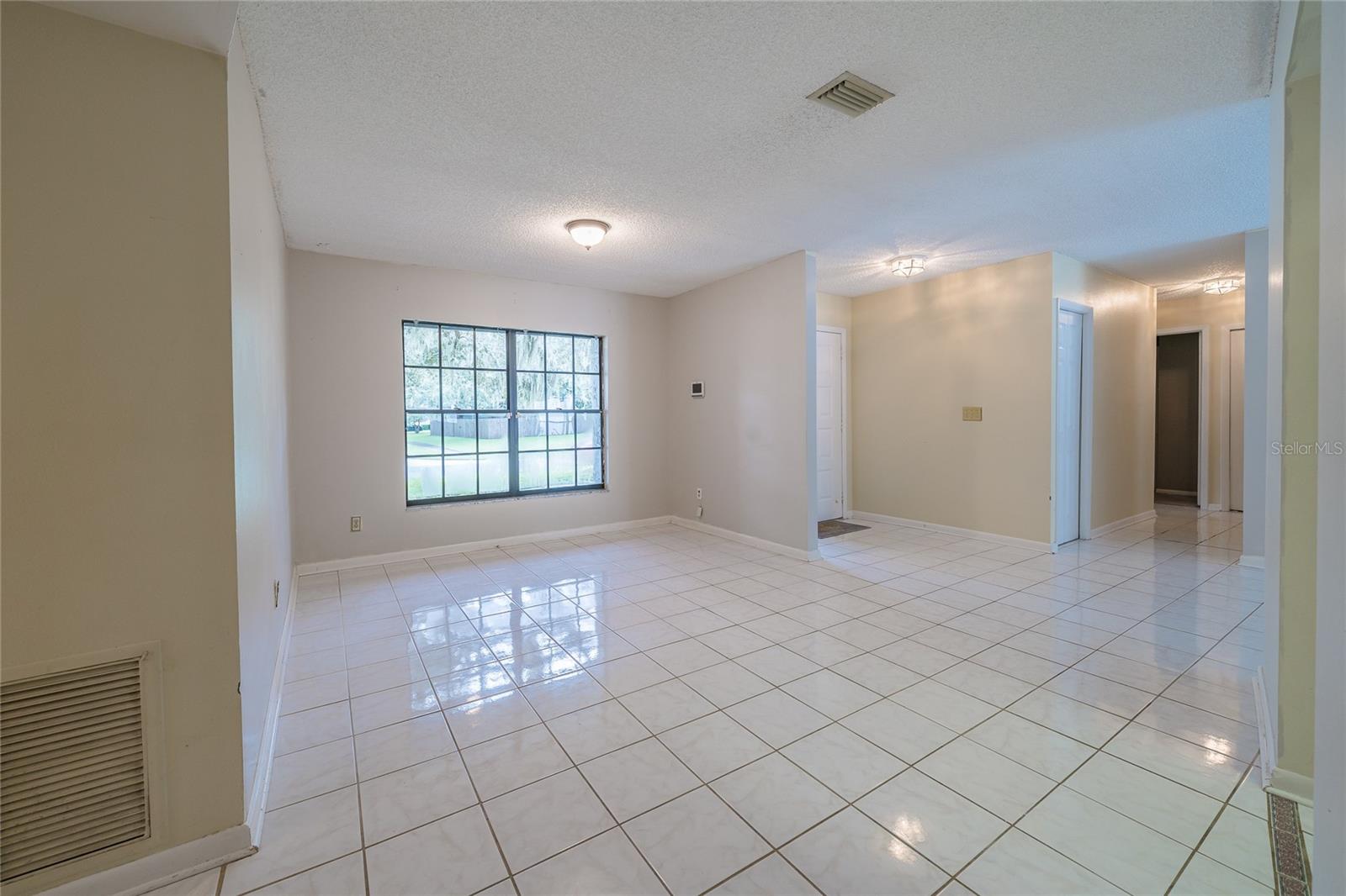 Image 17 of 28 For 9709 Woodland Ridge Drive