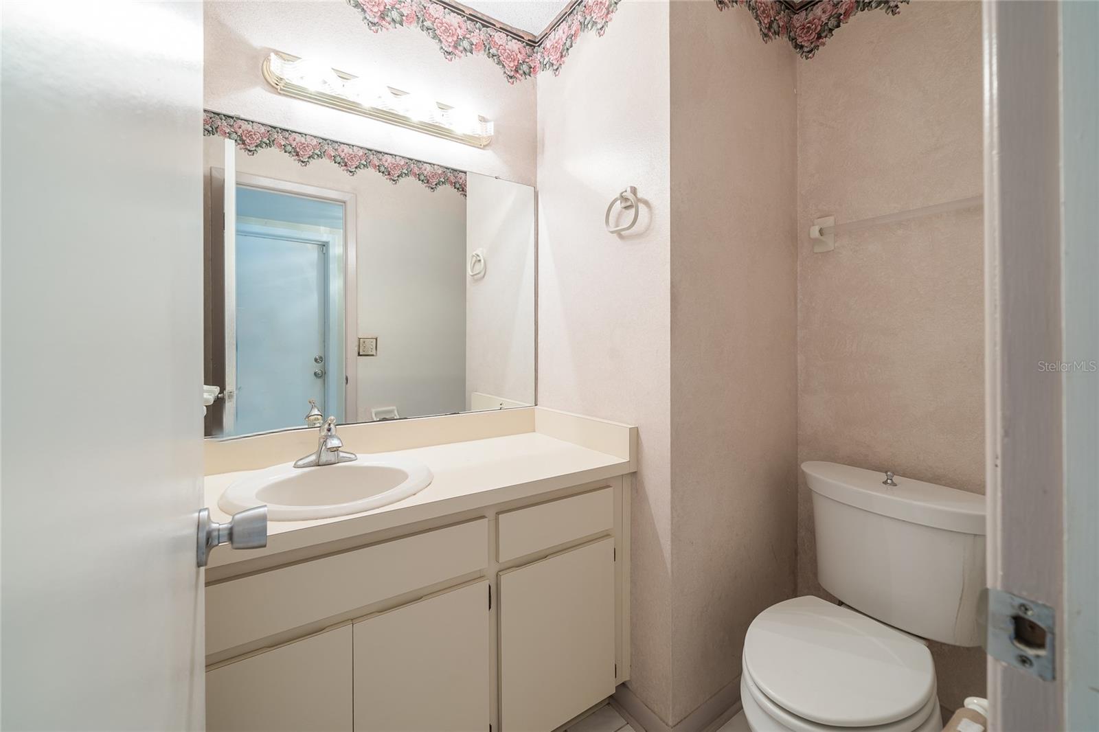 Image 18 of 28 For 9709 Woodland Ridge Drive
