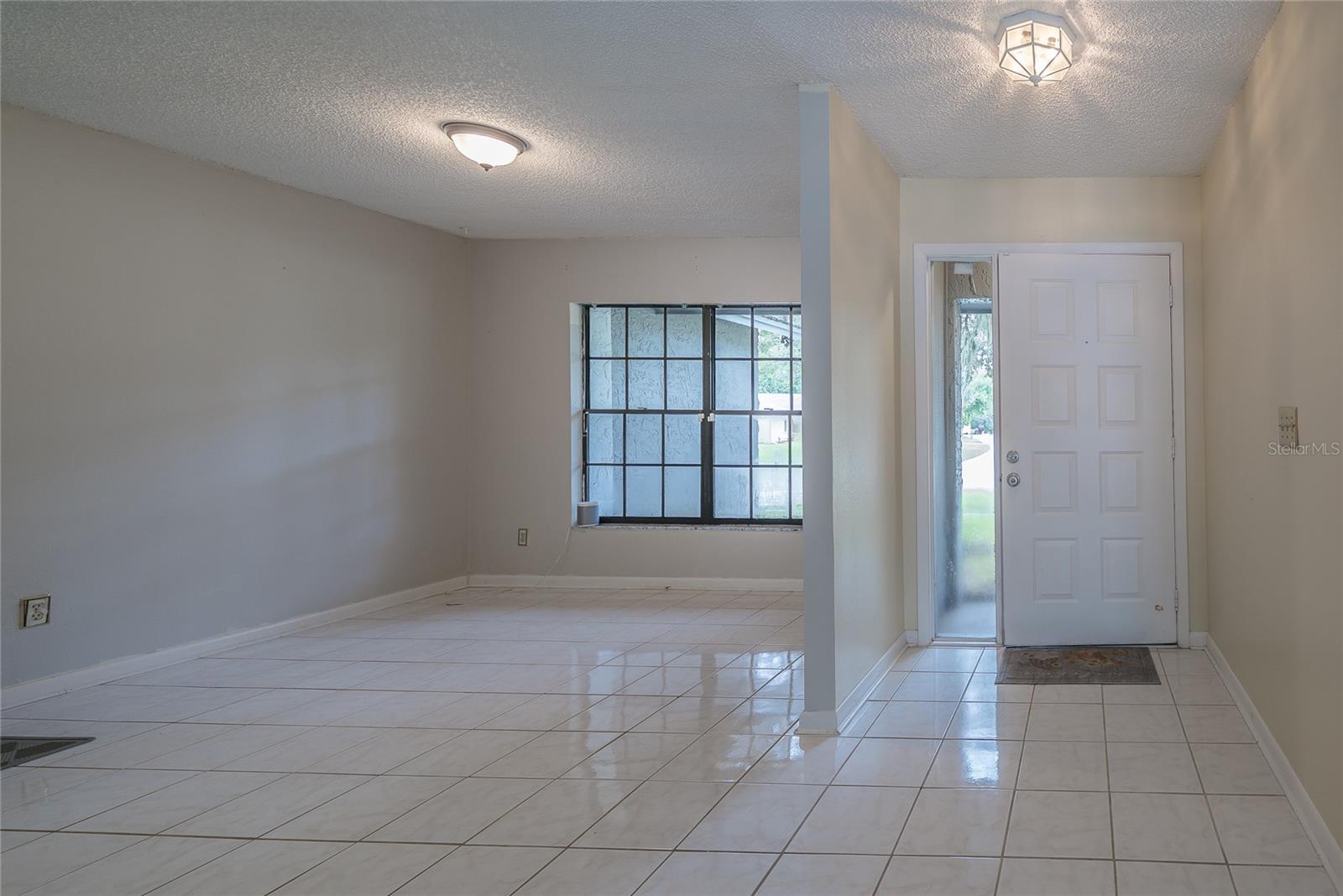 Image 4 of 28 For 9709 Woodland Ridge Drive
