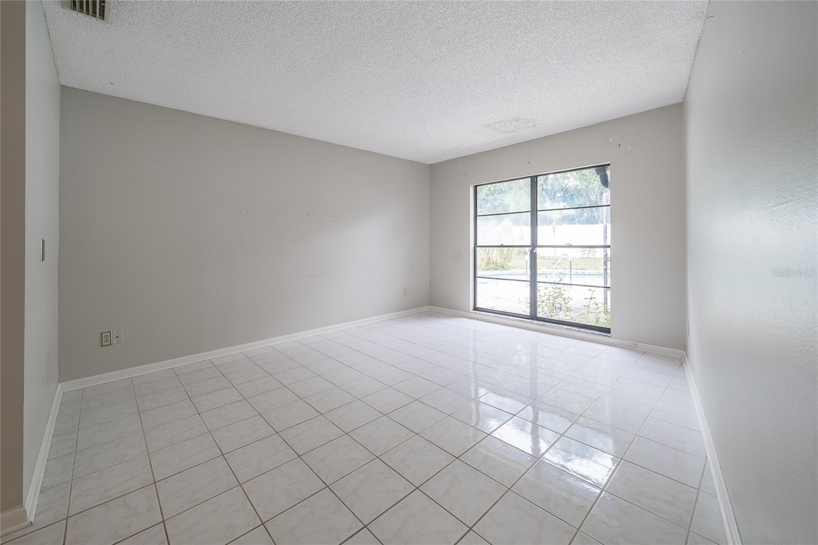 Image 5 of 28 For 9709 Woodland Ridge Drive