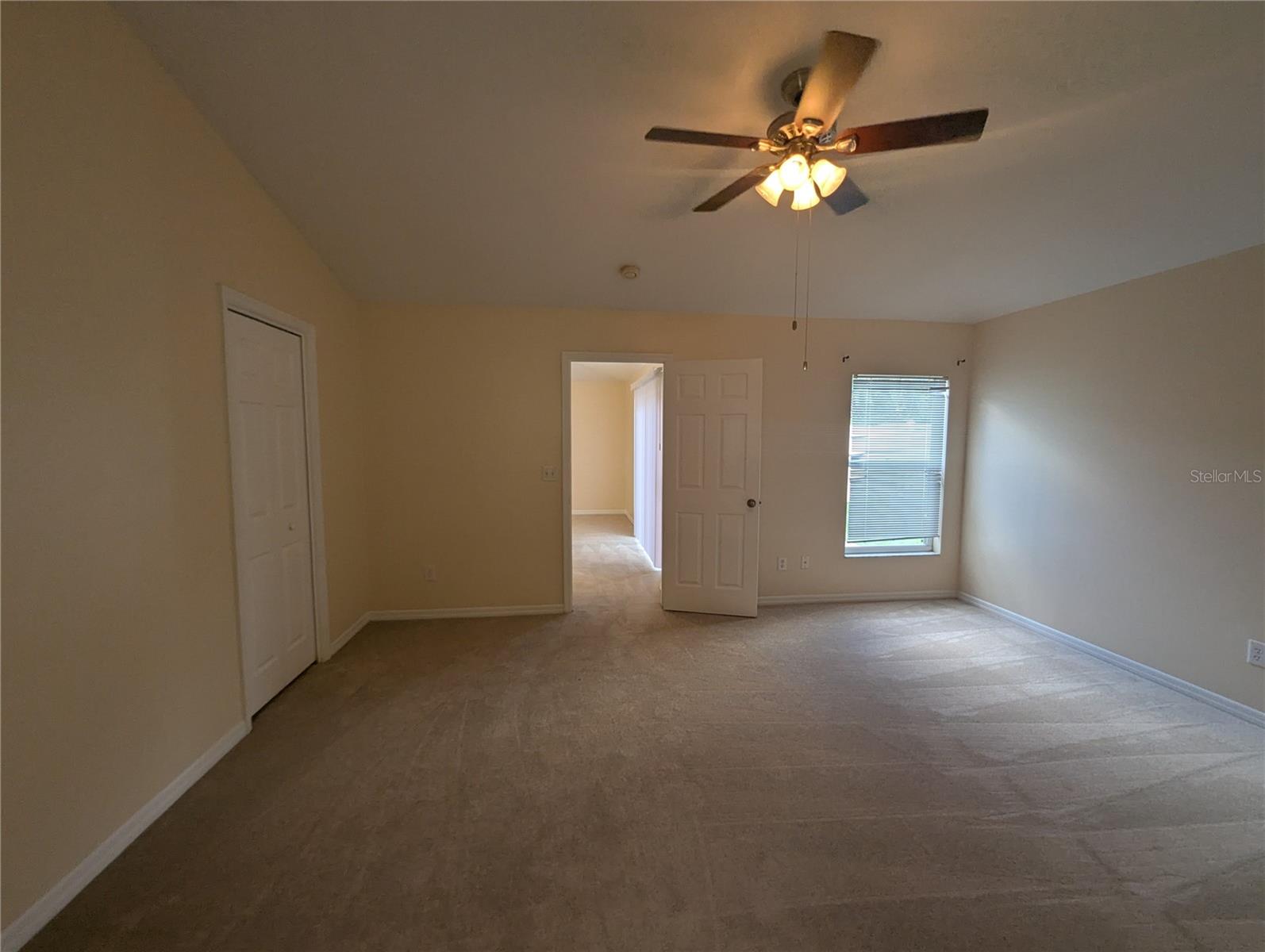 Image 12 of 18 For 515 Royal Ridge Street