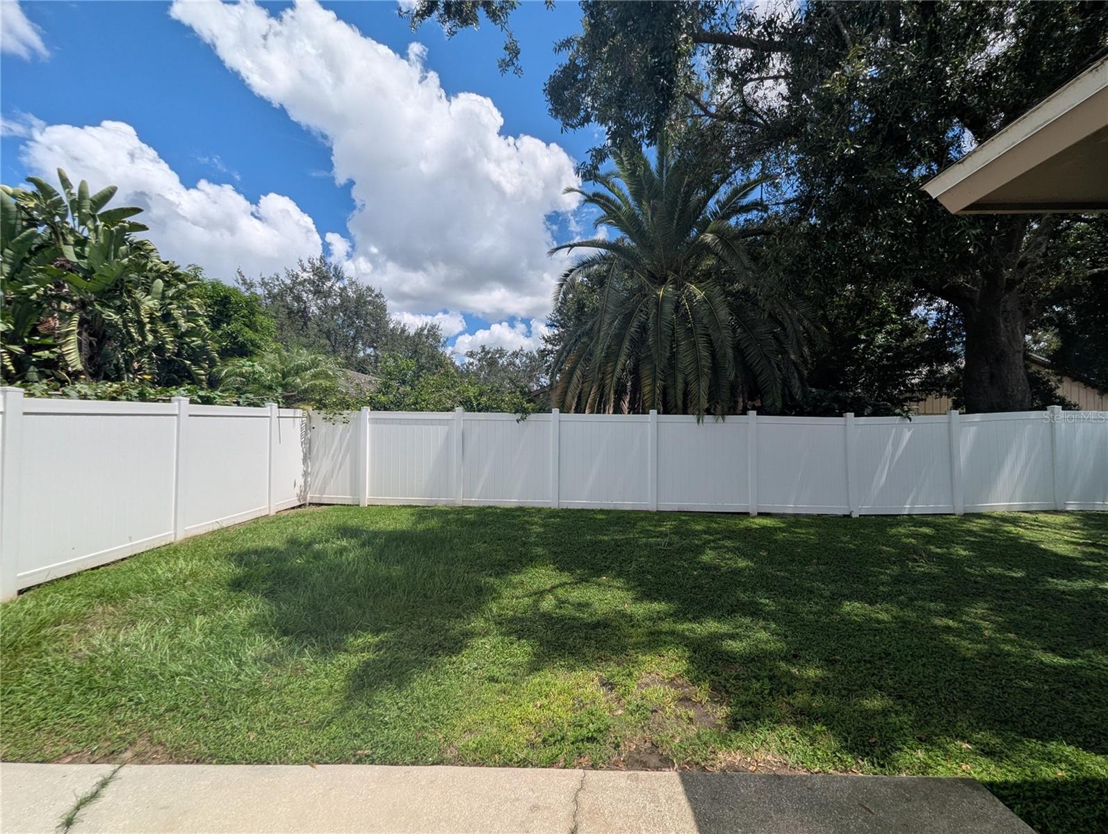 Image 17 of 18 For 515 Royal Ridge Street