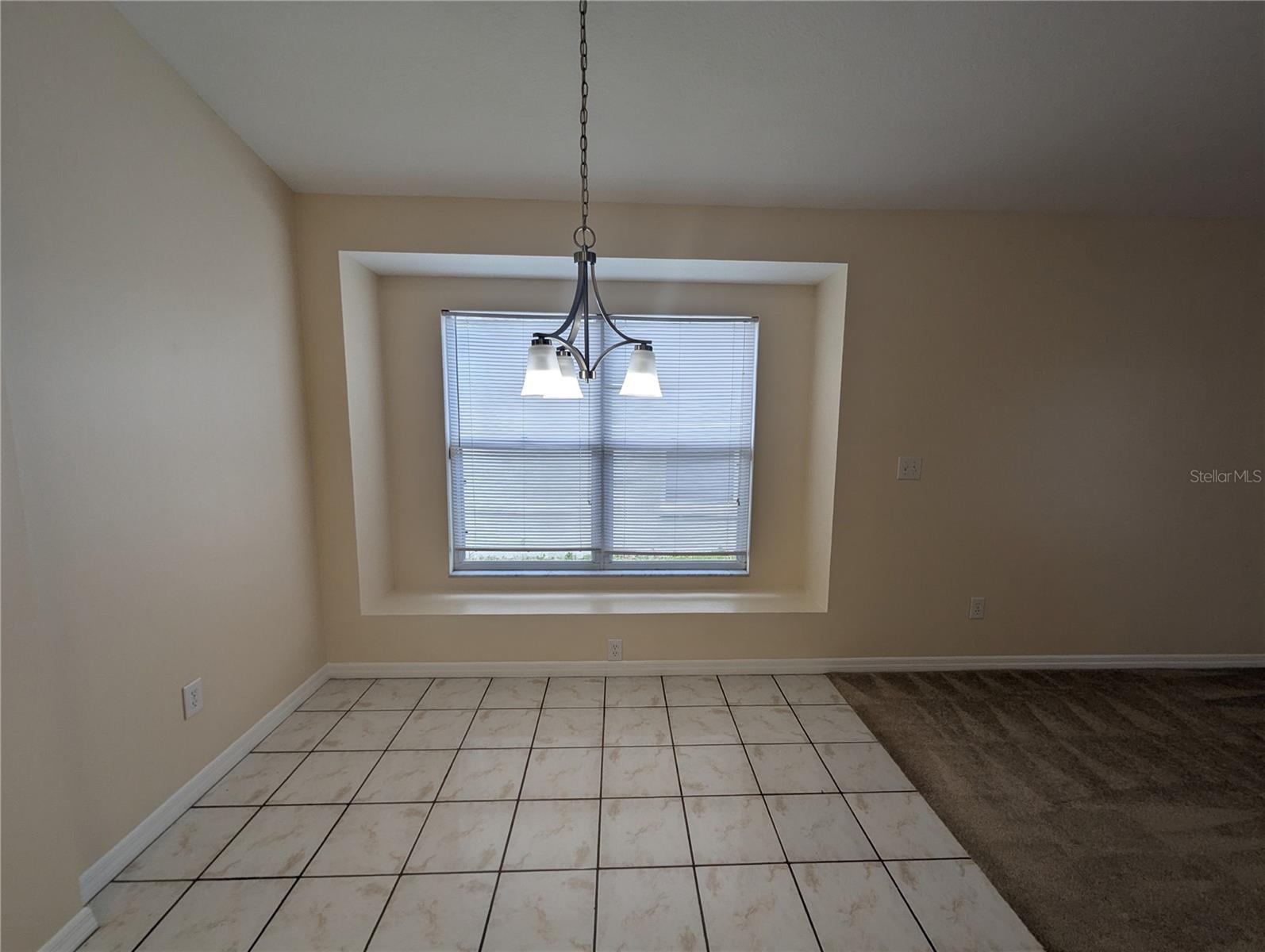 Image 6 of 18 For 515 Royal Ridge Street