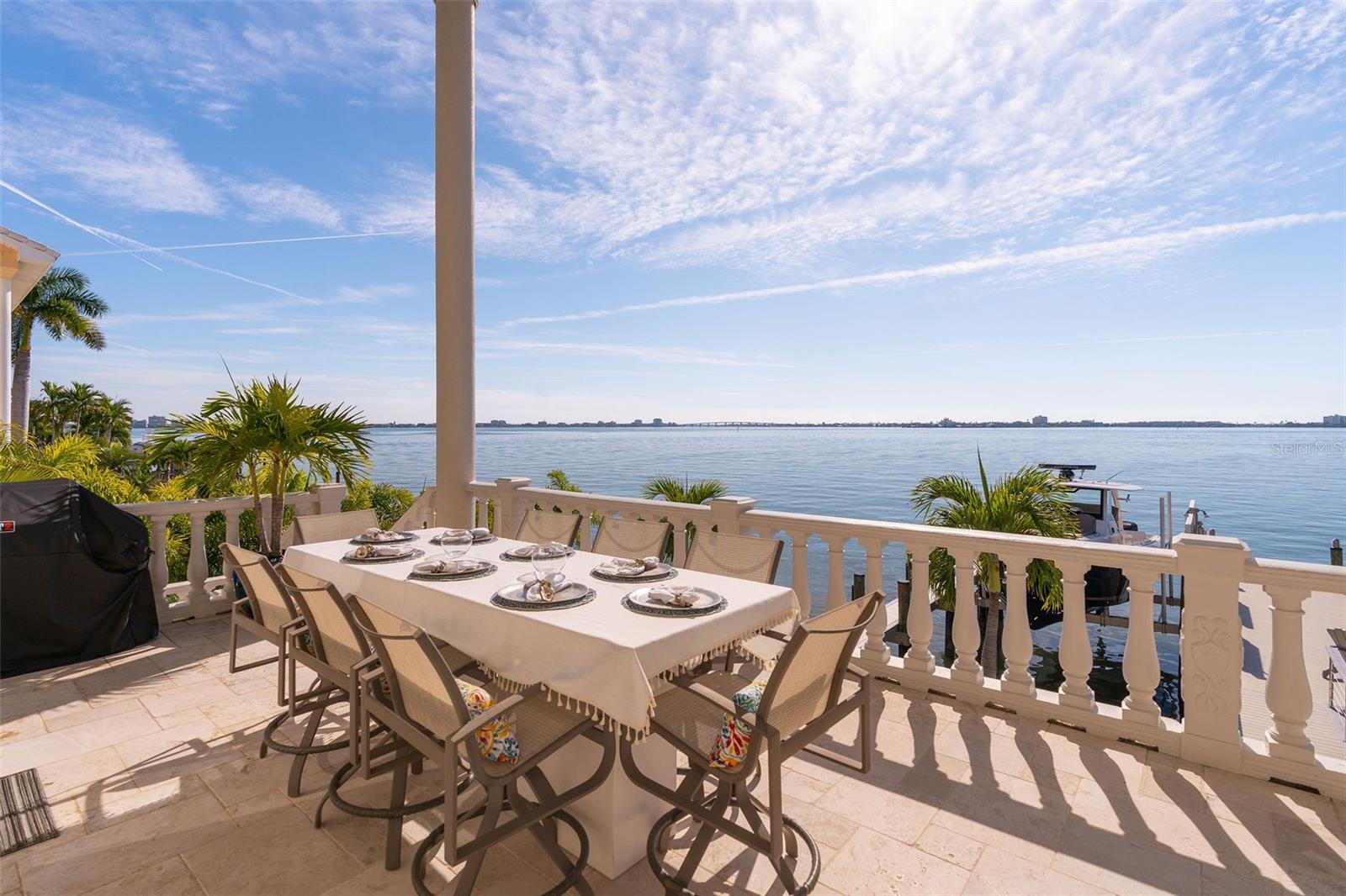 Image 11 of 64 For 5907 Bayview Circle S