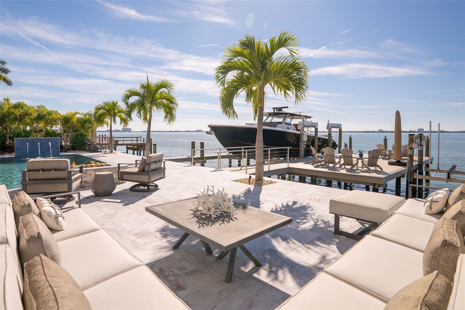 Image 14 of 64 For 5907 Bayview Circle S