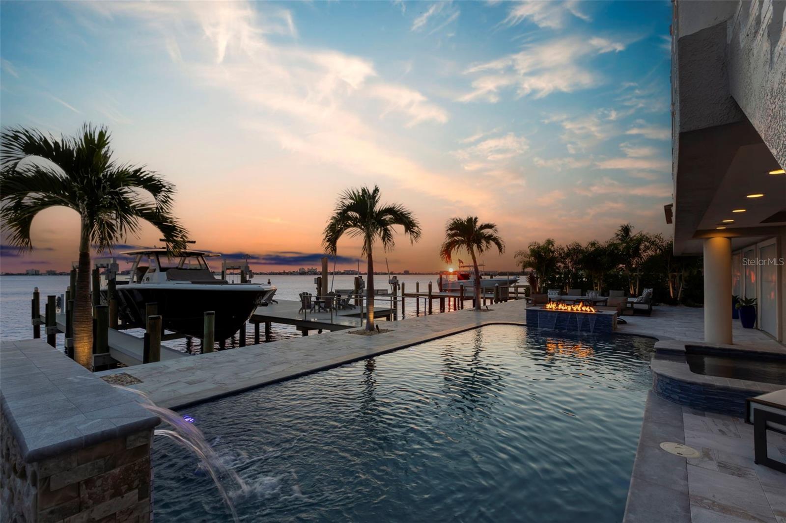 Image 21 of 64 For 5907 Bayview Circle S