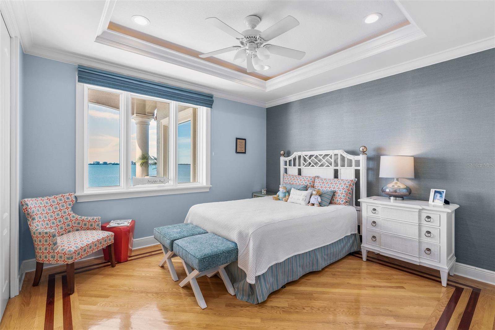 Image 42 of 64 For 5907 Bayview Circle S