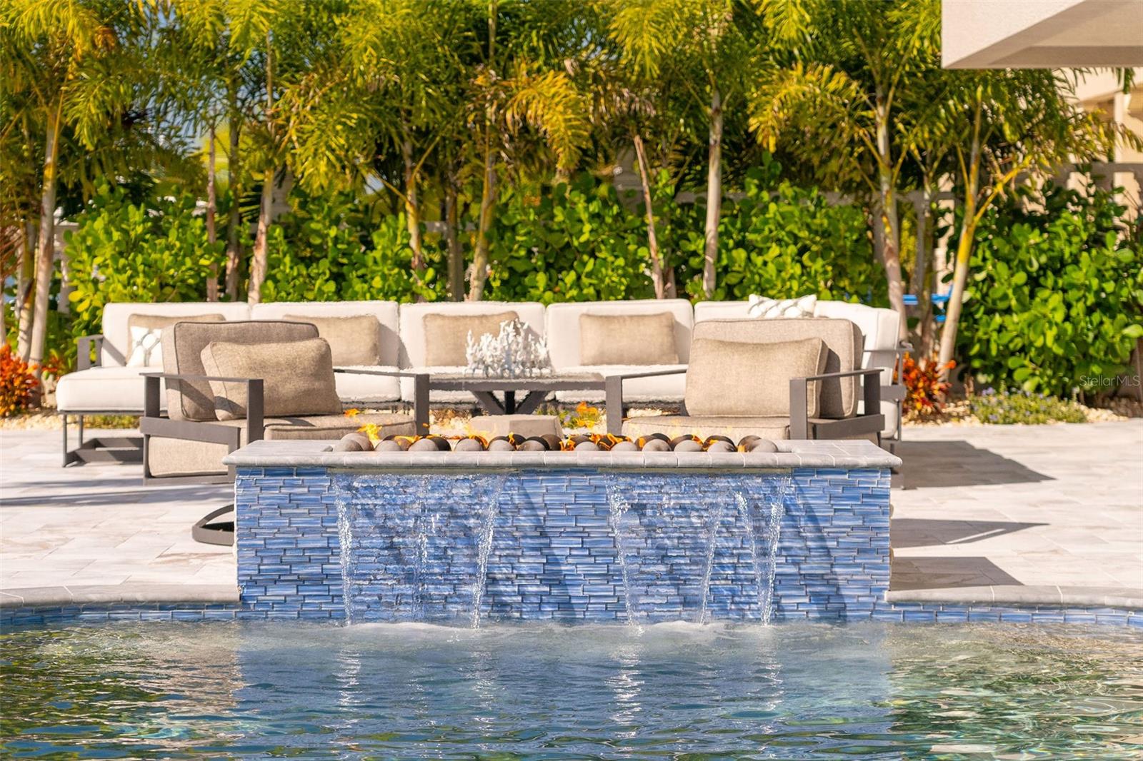 Image 6 of 64 For 5907 Bayview Circle S