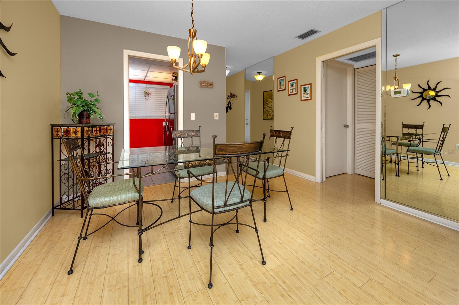 Image 12 of 47 For 1303 Hercules Avenue 28