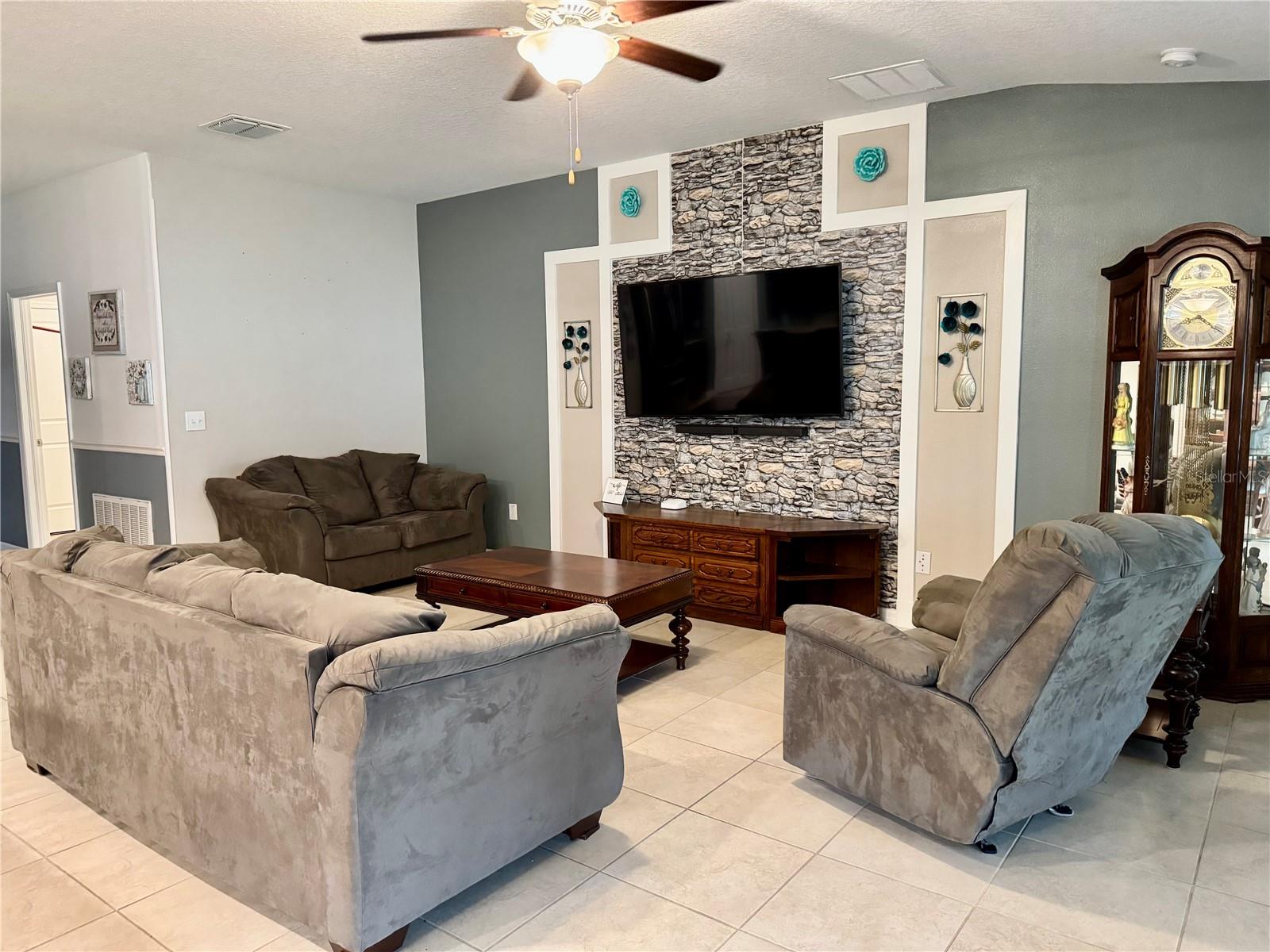 Image 5 of 20 For 9712 Sage Creek Drive