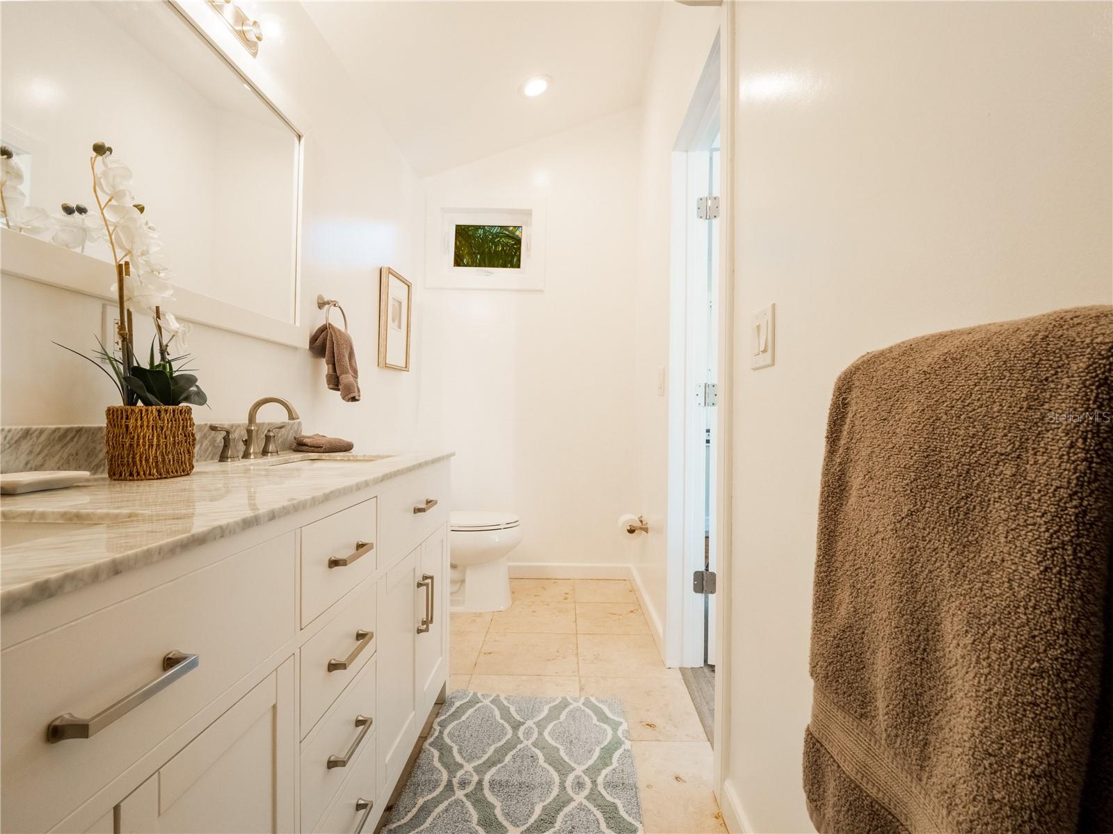 Image 21 of 58 For 3250 De Bazan Avenue