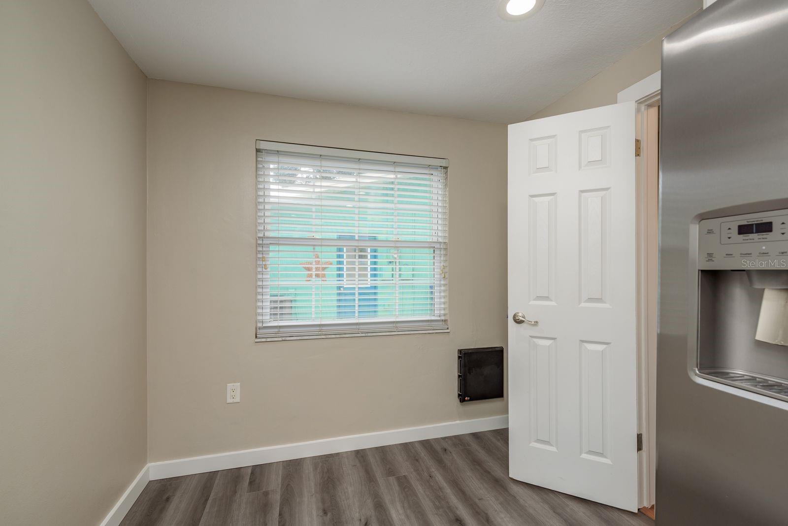 Image 11 of 39 For 2013 Princeton Avenue