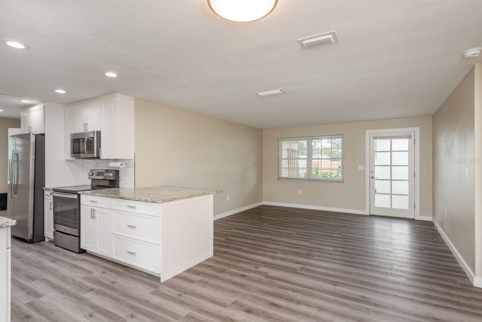 Image 4 of 39 For 2013 Princeton Avenue