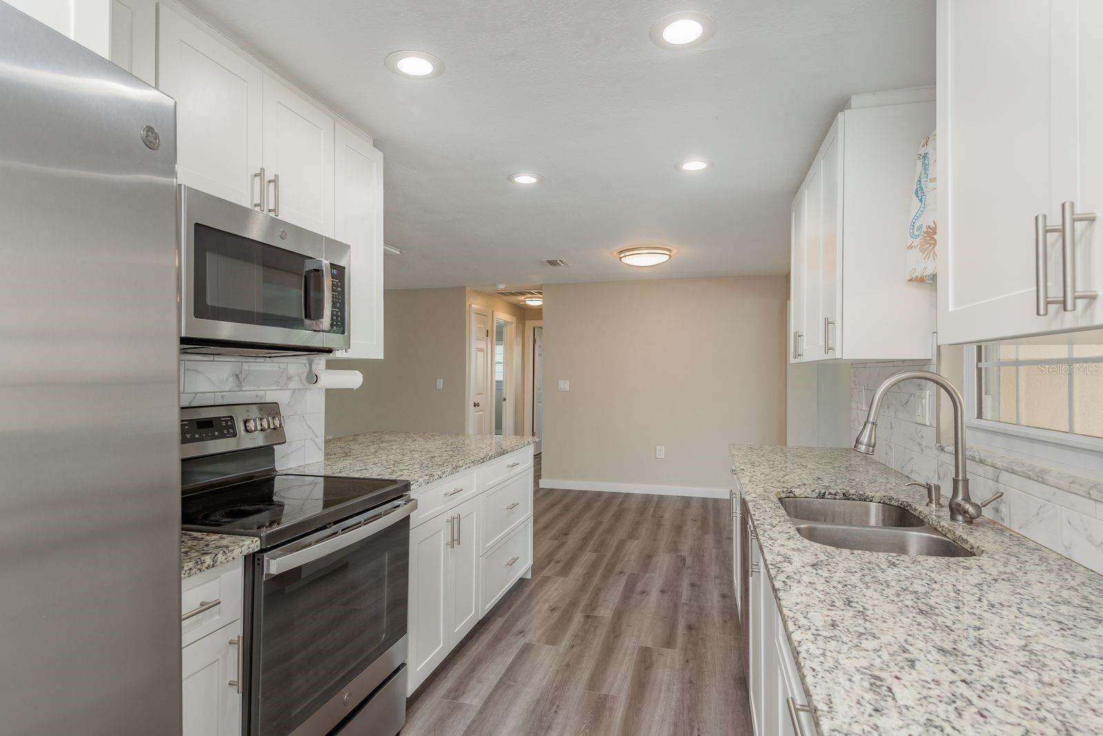 Image 9 of 39 For 2013 Princeton Avenue