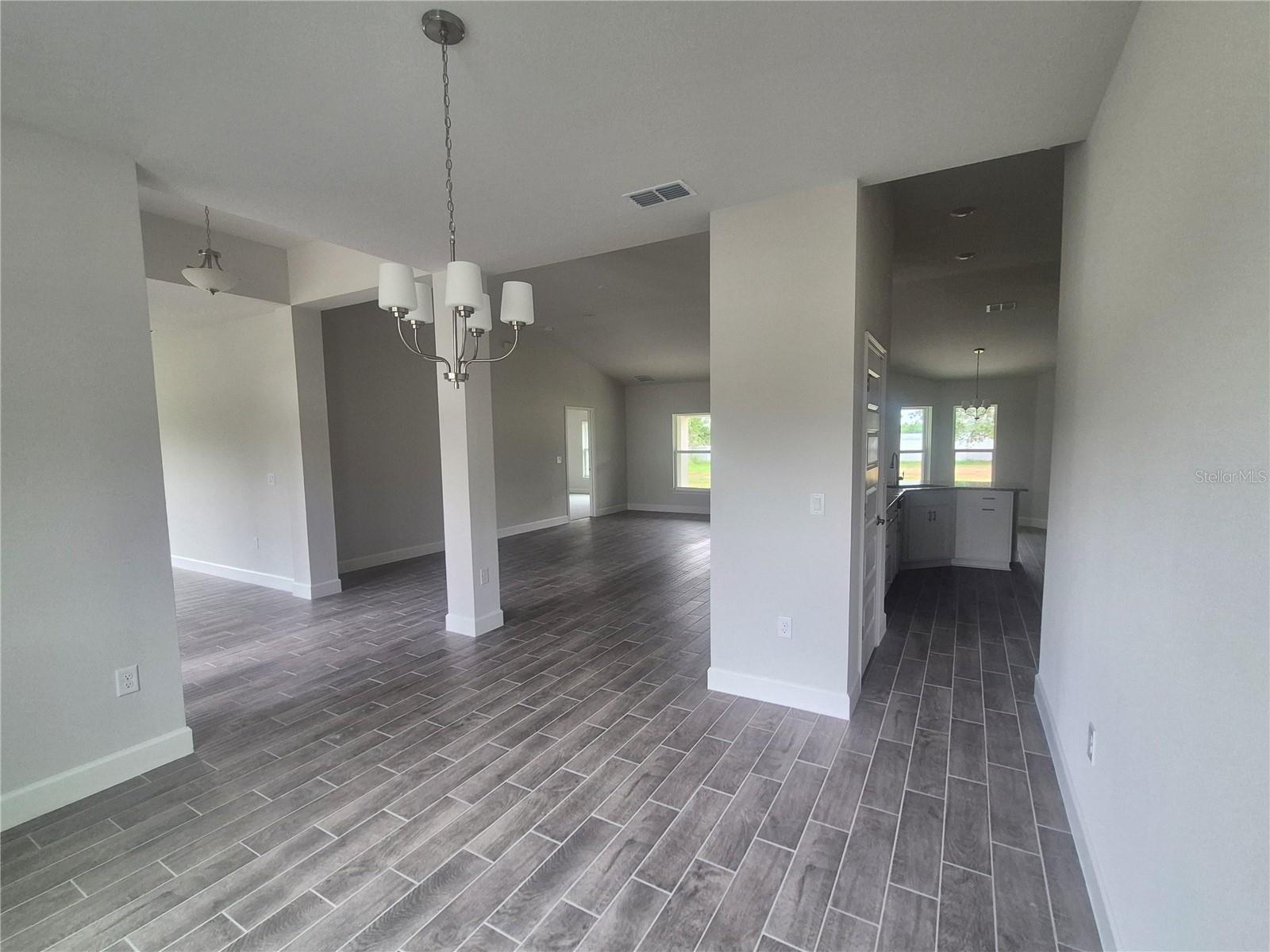 Listing photo id 11 for 36951 Hidden View