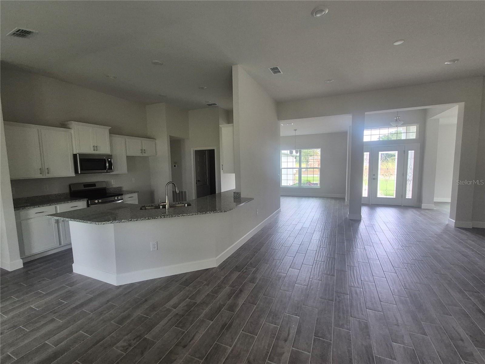 Listing photo id 15 for 36951 Hidden View