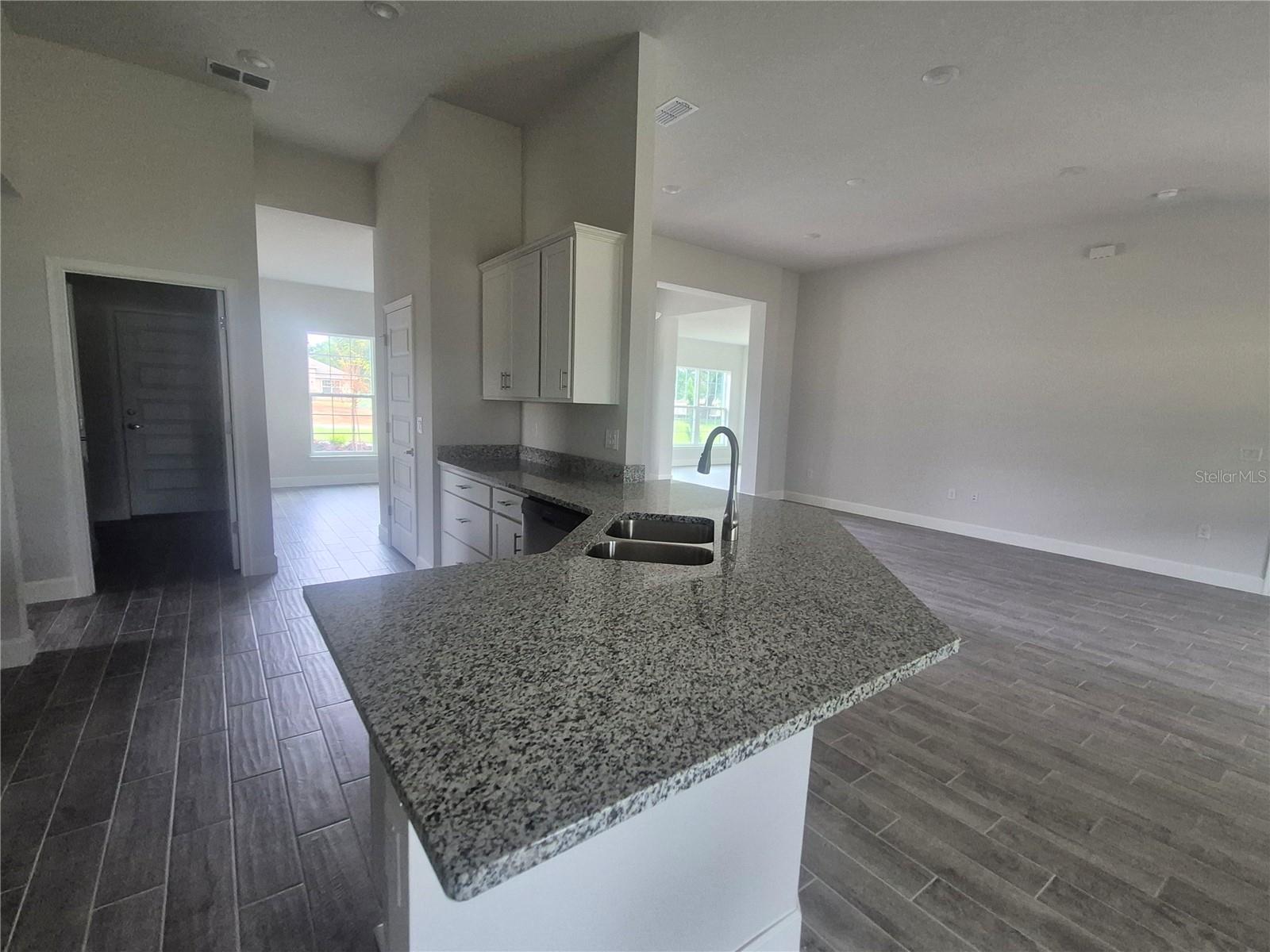 Listing photo id 19 for 36951 Hidden View